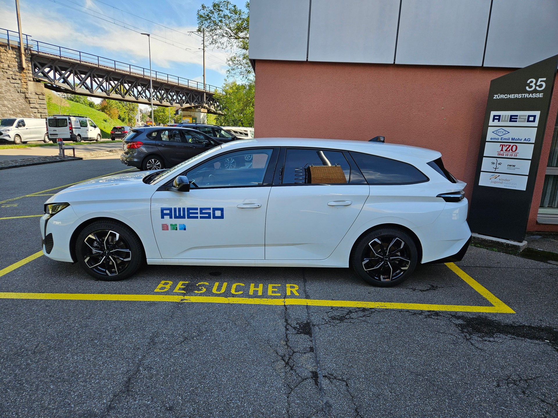 PEUGEOT 1.5 BlueHDi Allure Pack-image-0