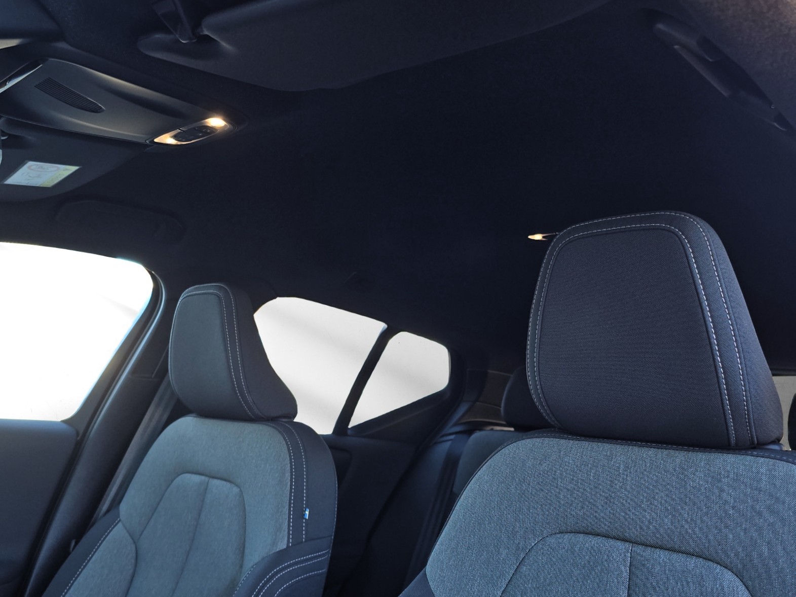 VOLVO XC40 T2 Core XCITE Geartronic mit AHK-image-17