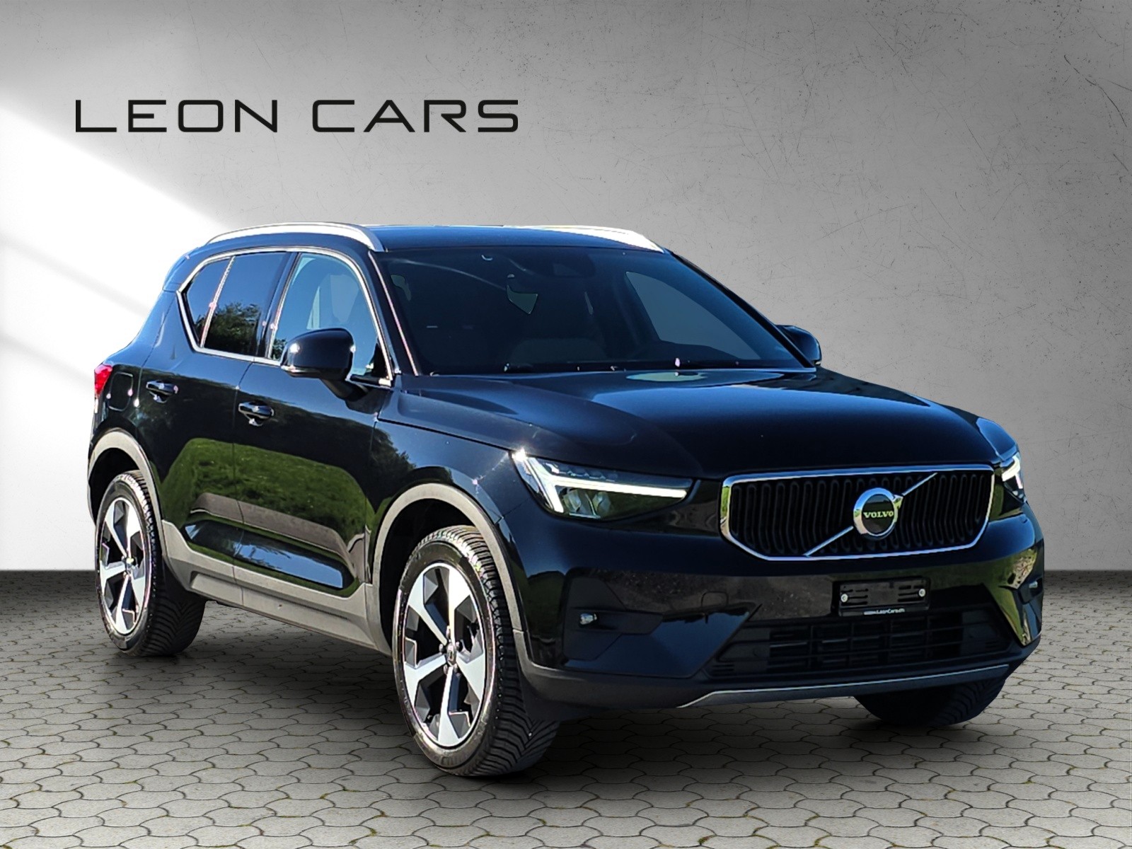 VOLVO XC40 T2 Core XCITE Geartronic mit AHK-image-2