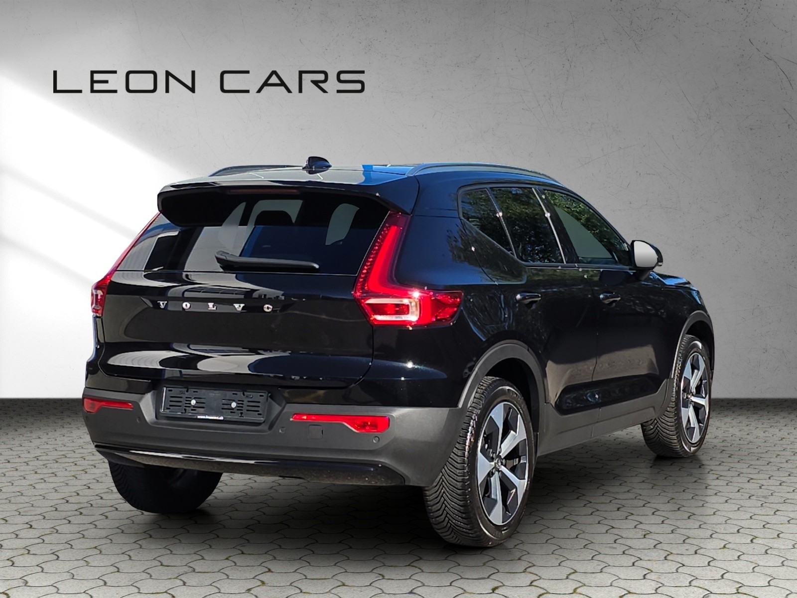 VOLVO XC40 T2 Core XCITE Geartronic mit AHK-image-4