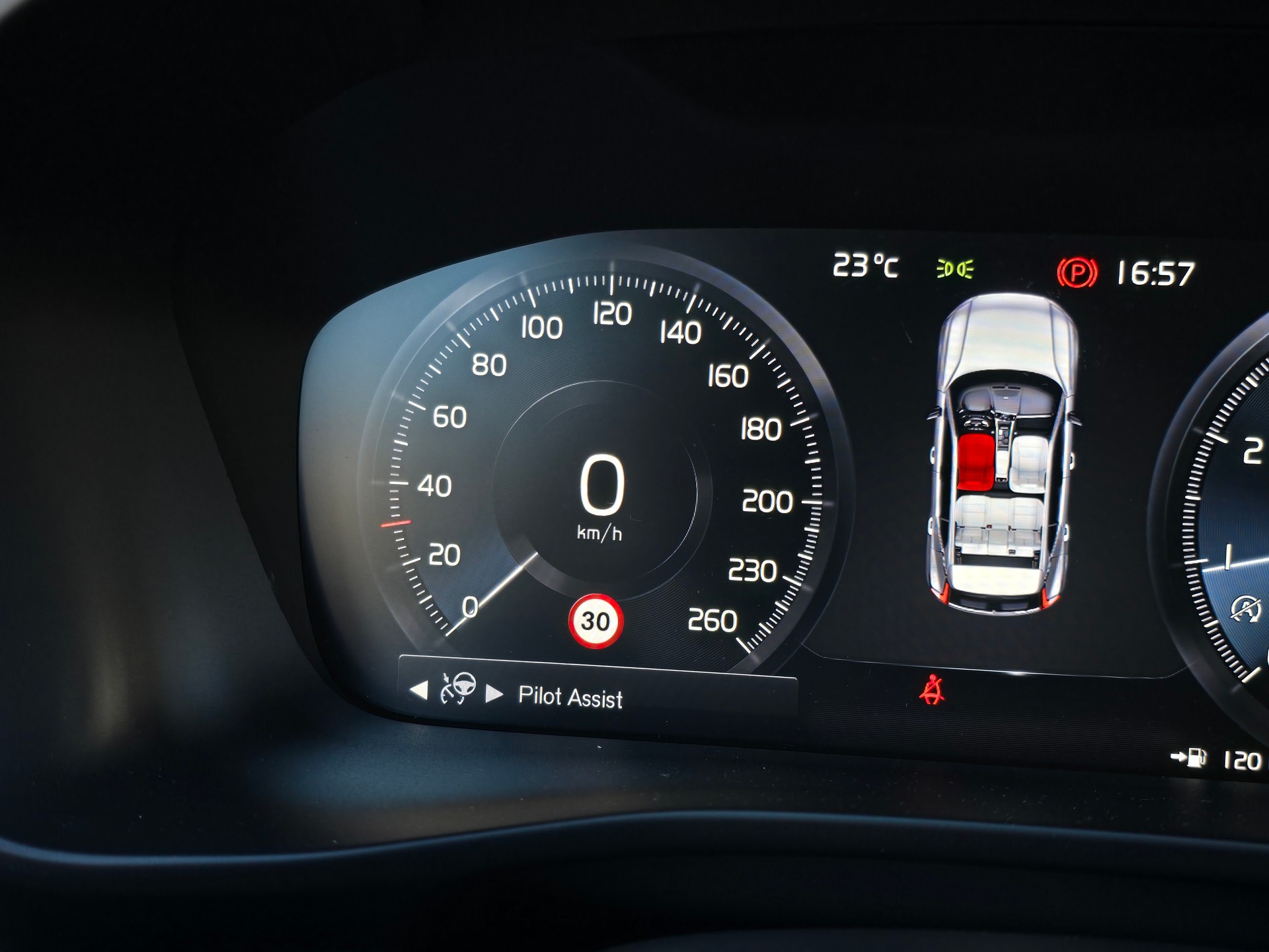 VOLVO XC40 T2 Core XCITE Geartronic mit AHK-image-21