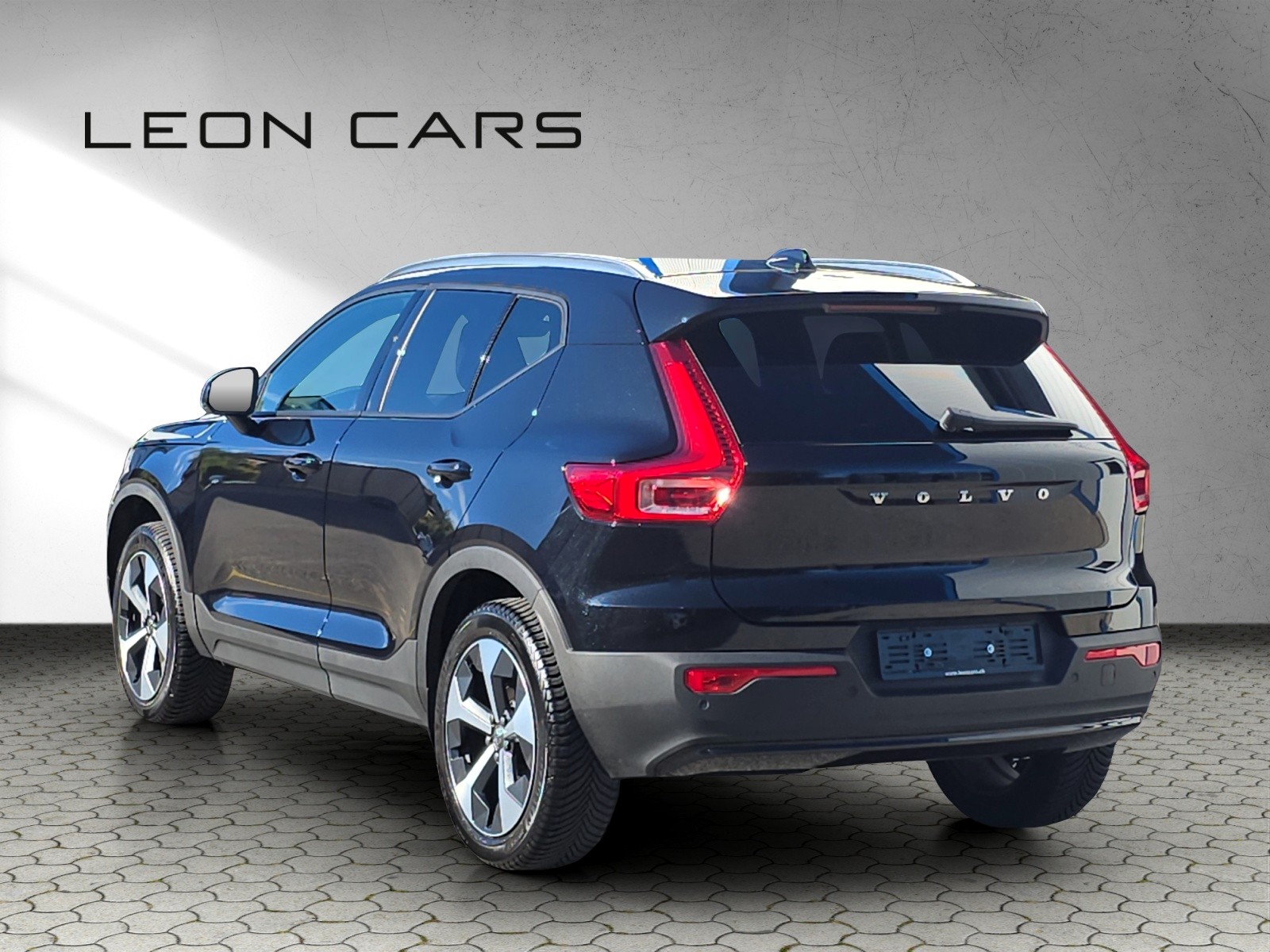 VOLVO XC40 T2 Core XCITE Geartronic mit AHK-image-6
