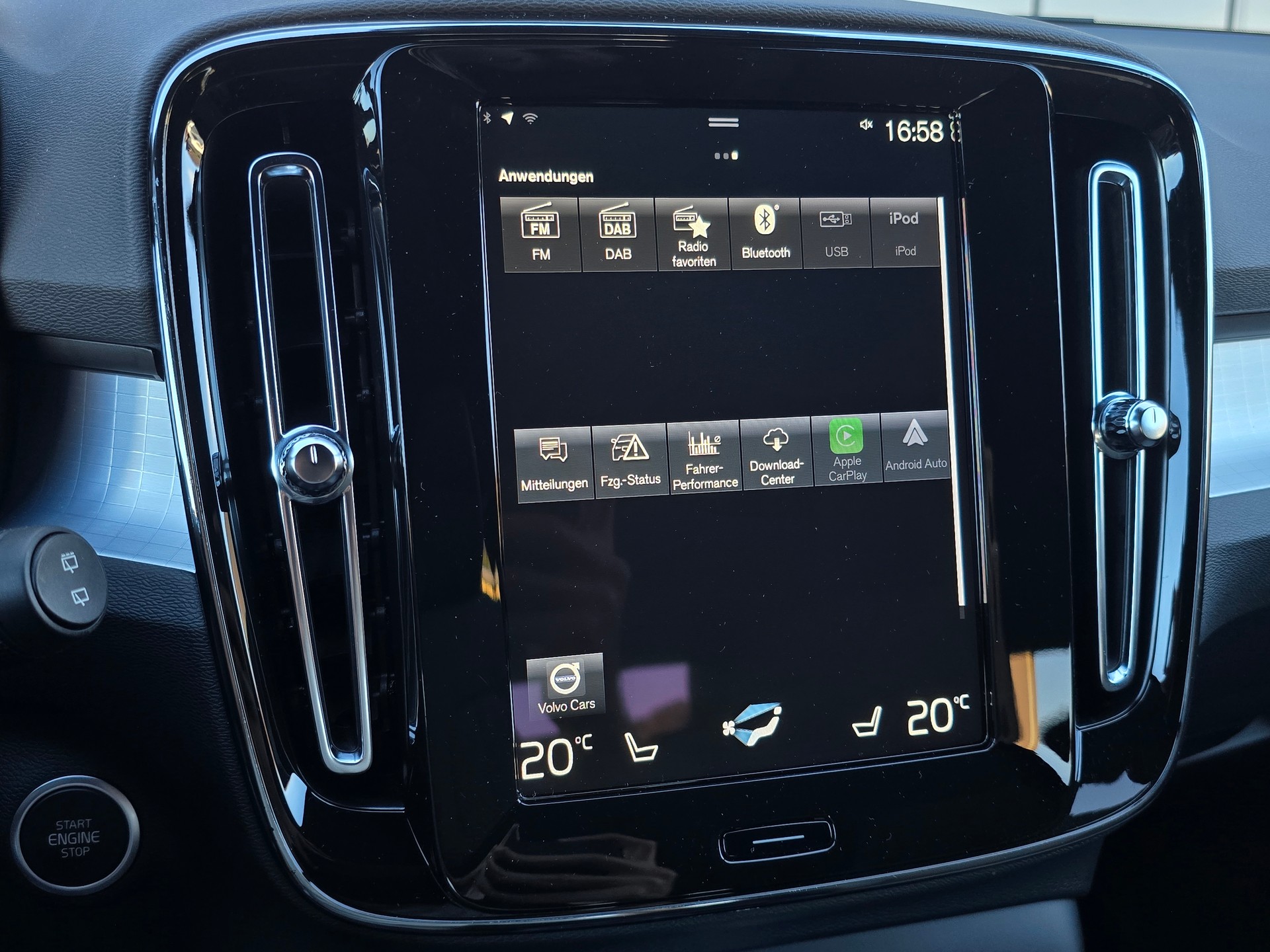 VOLVO XC40 T2 Core XCITE Geartronic mit AHK-image-23