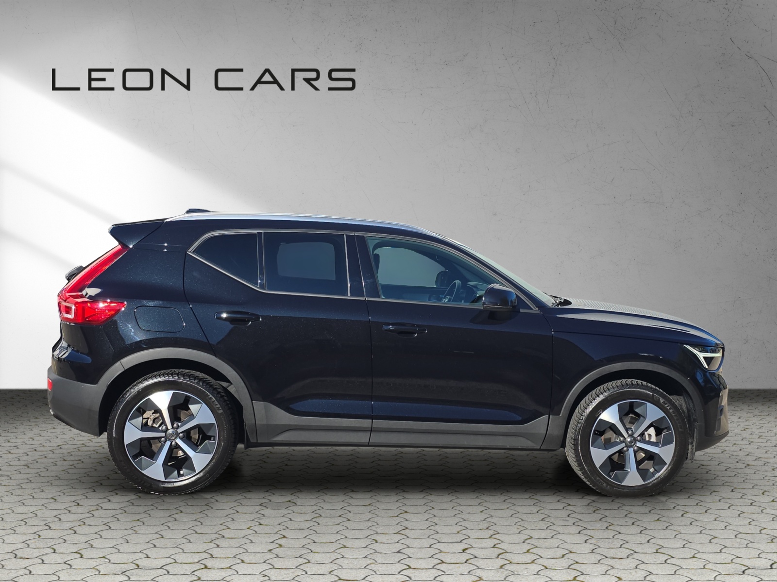VOLVO XC40 T2 Core XCITE Geartronic mit AHK-image-3