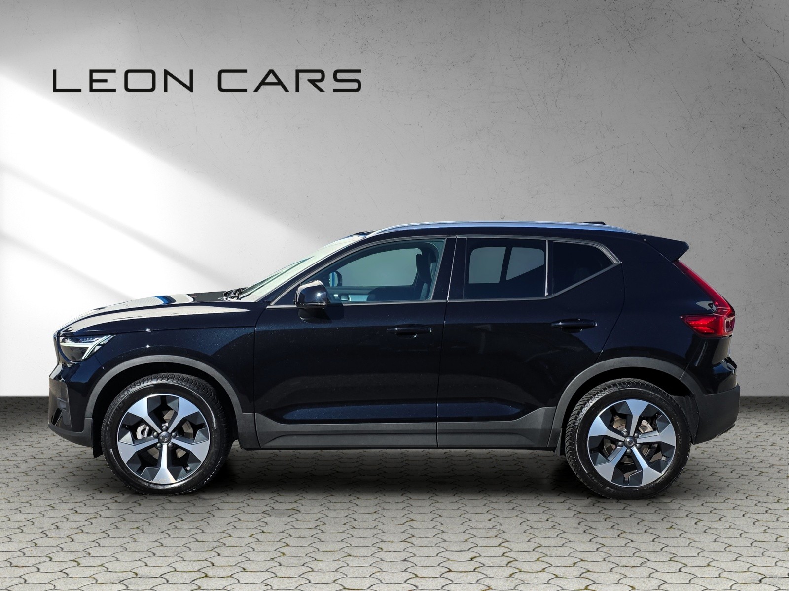 VOLVO XC40 T2 Core XCITE Geartronic mit AHK-image-7