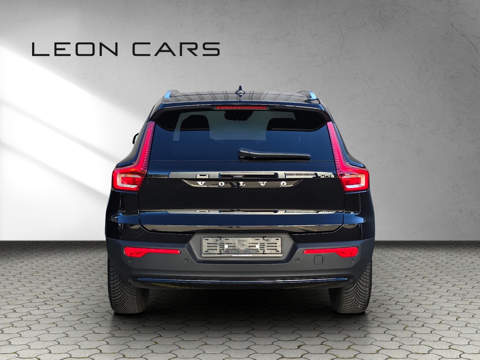 VOLVO XC40 T2 Core XCITE Geartronic mit AHK-image-5