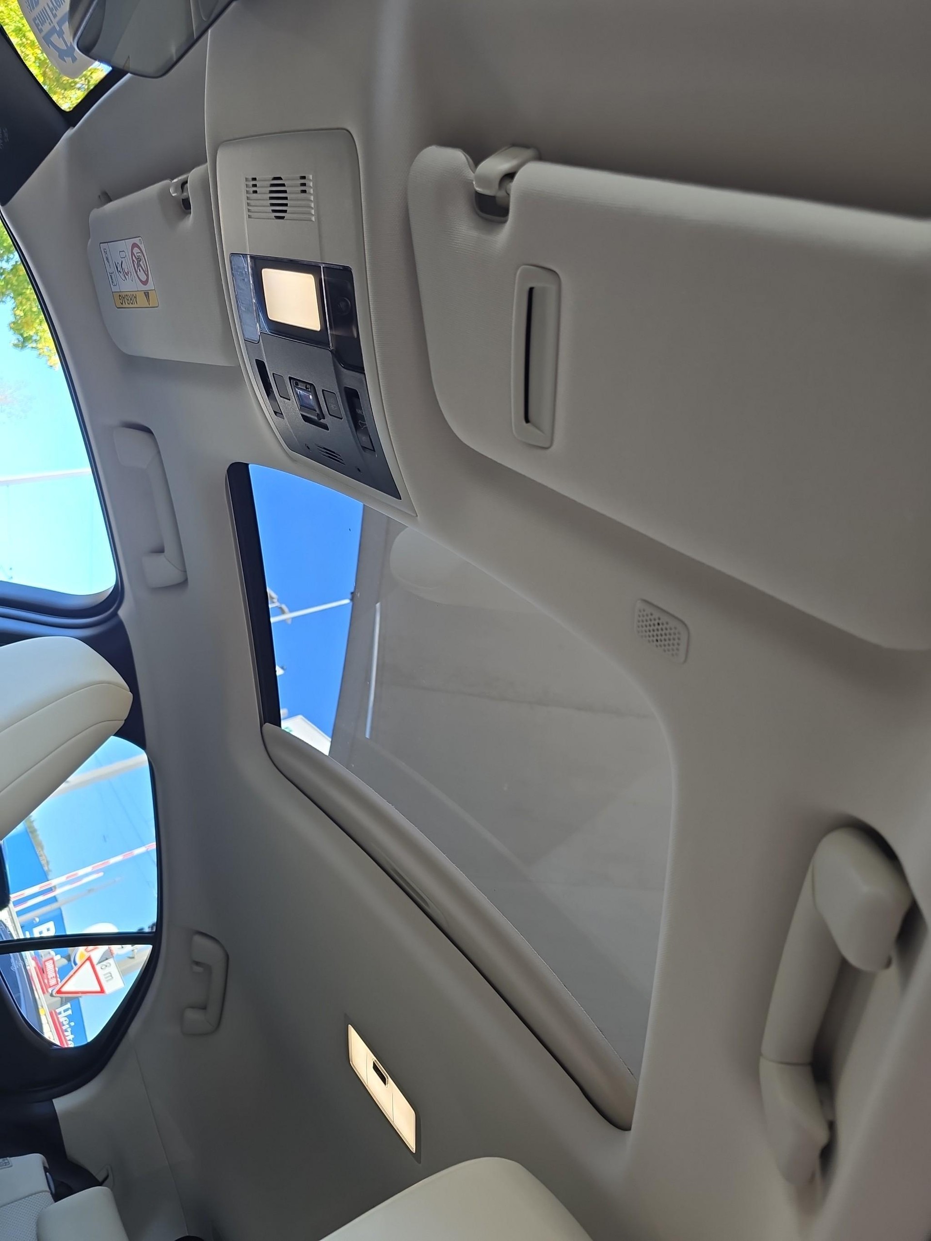LEXUS UX 250h Excellence-image-19
