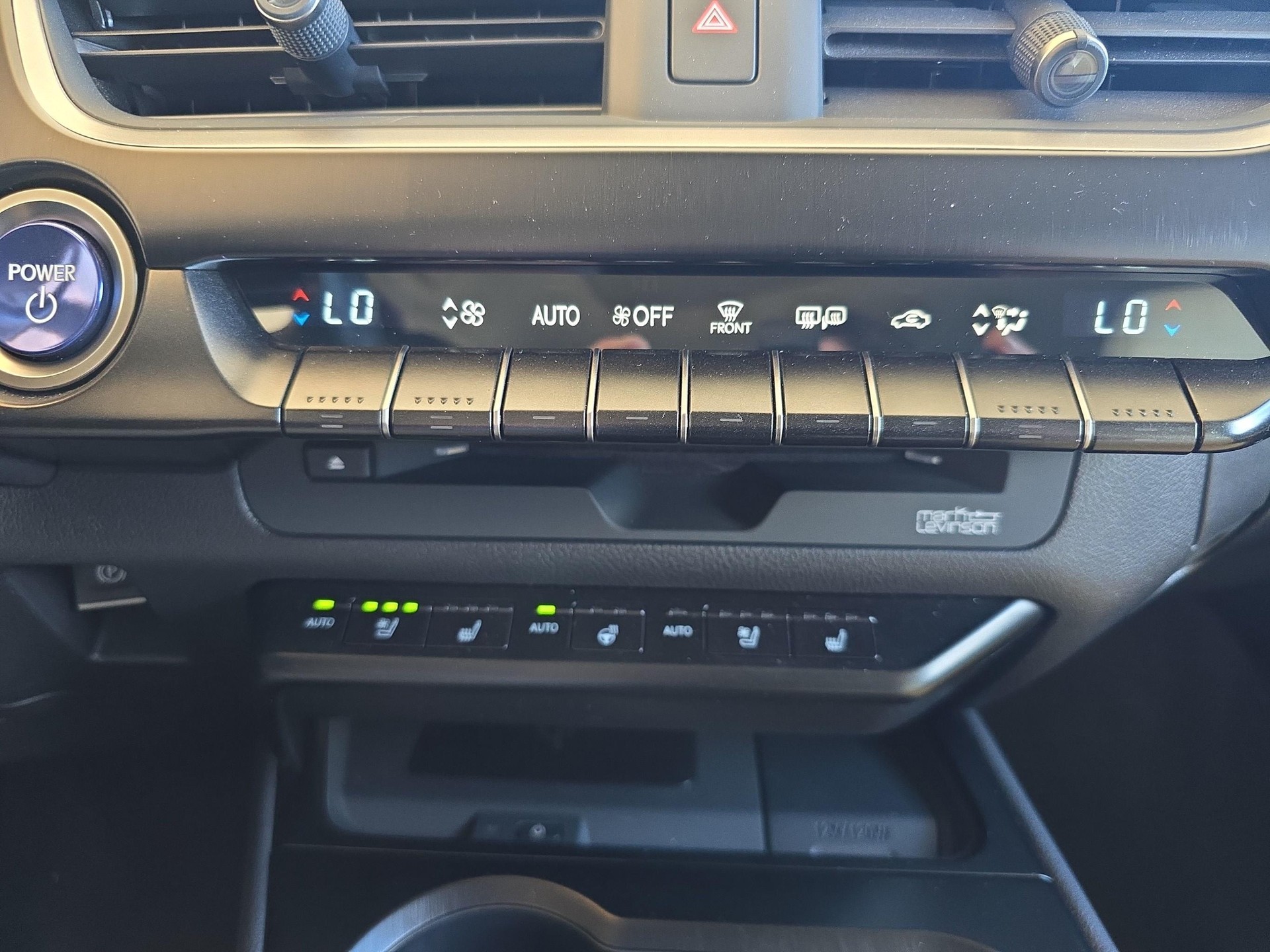LEXUS UX 250h Excellence-image-12