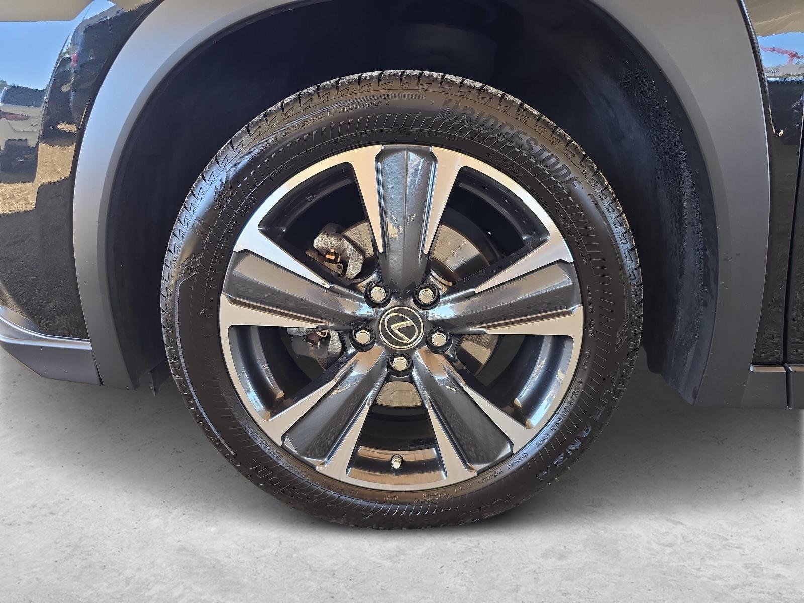 LEXUS UX 250h Excellence-image-18