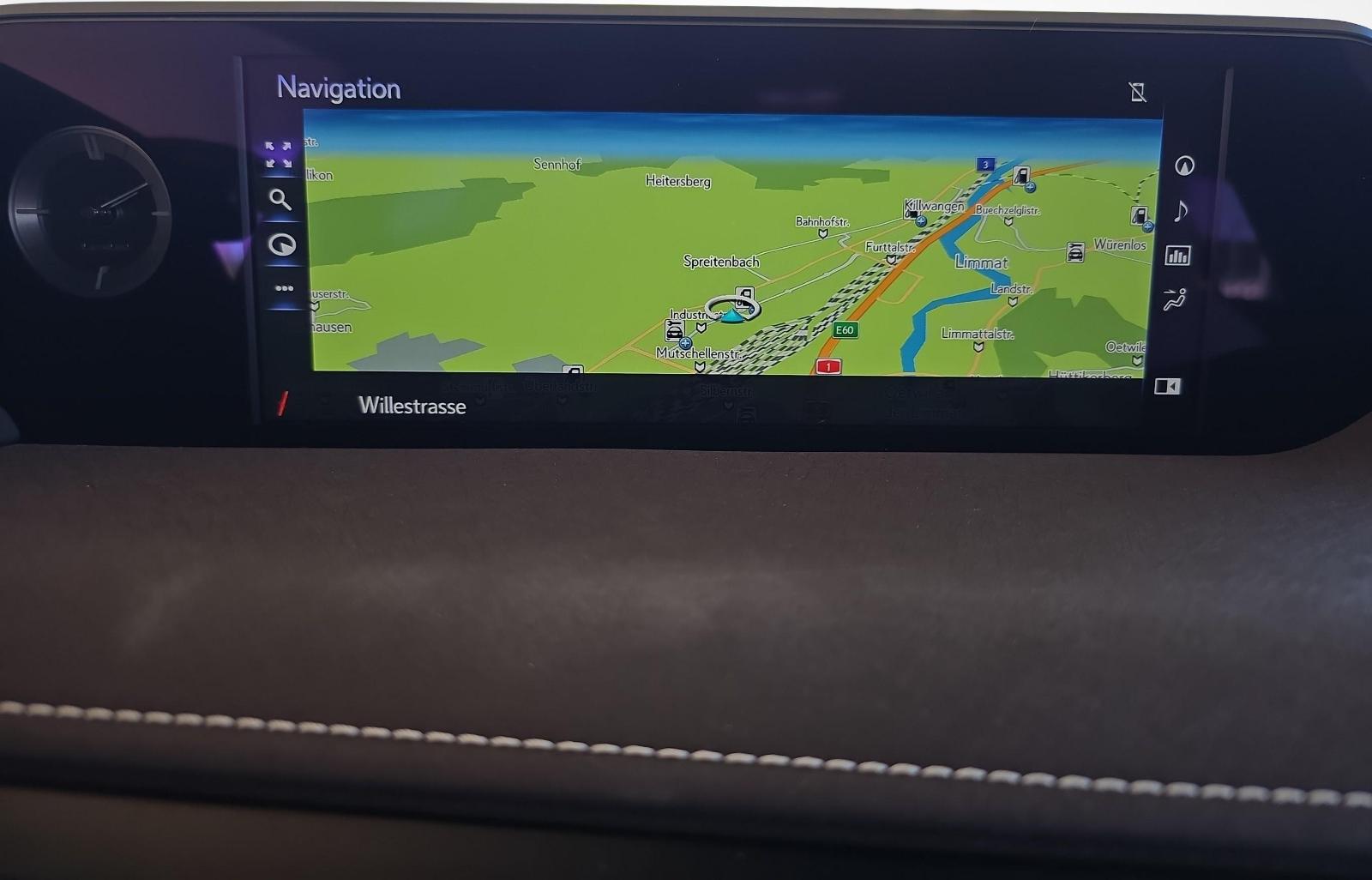 LEXUS UX 250h Excellence-image-13