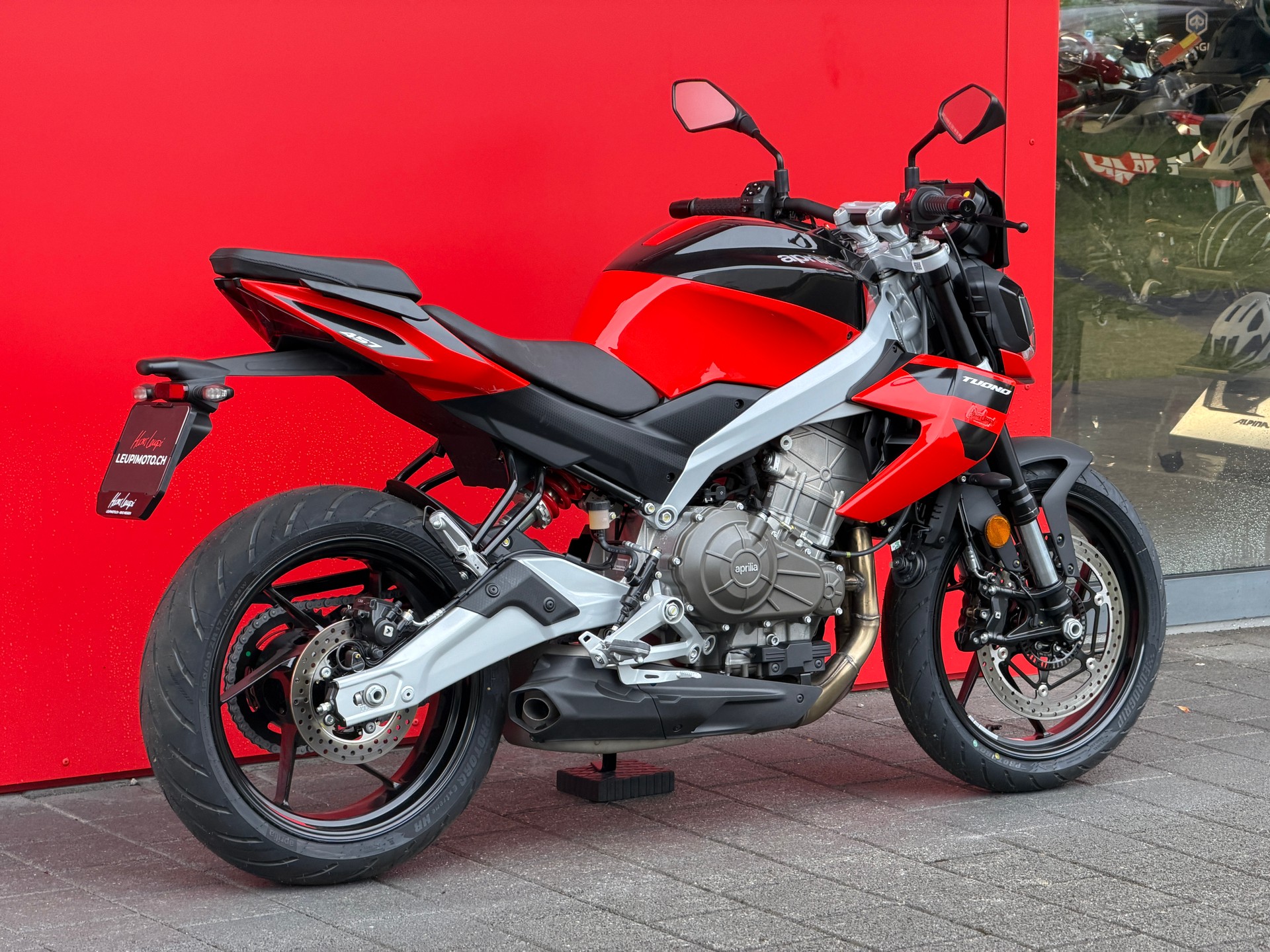 APRILIA Tuono 457 PRO (35kW) E5+-showroom-element-3