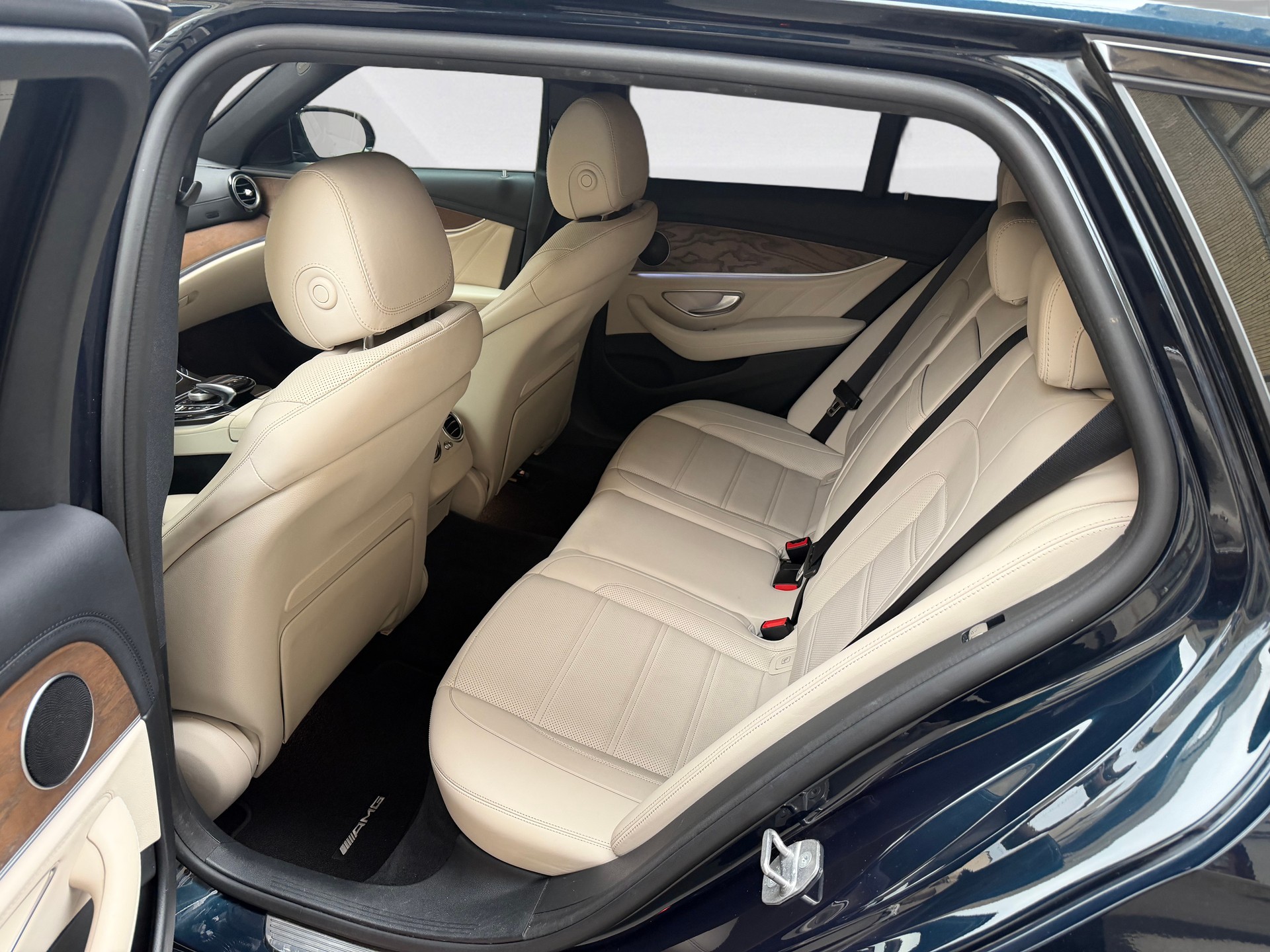 MERCEDES-BENZ E 43 AMG 4 Matic 9G-Tronic-image-12
