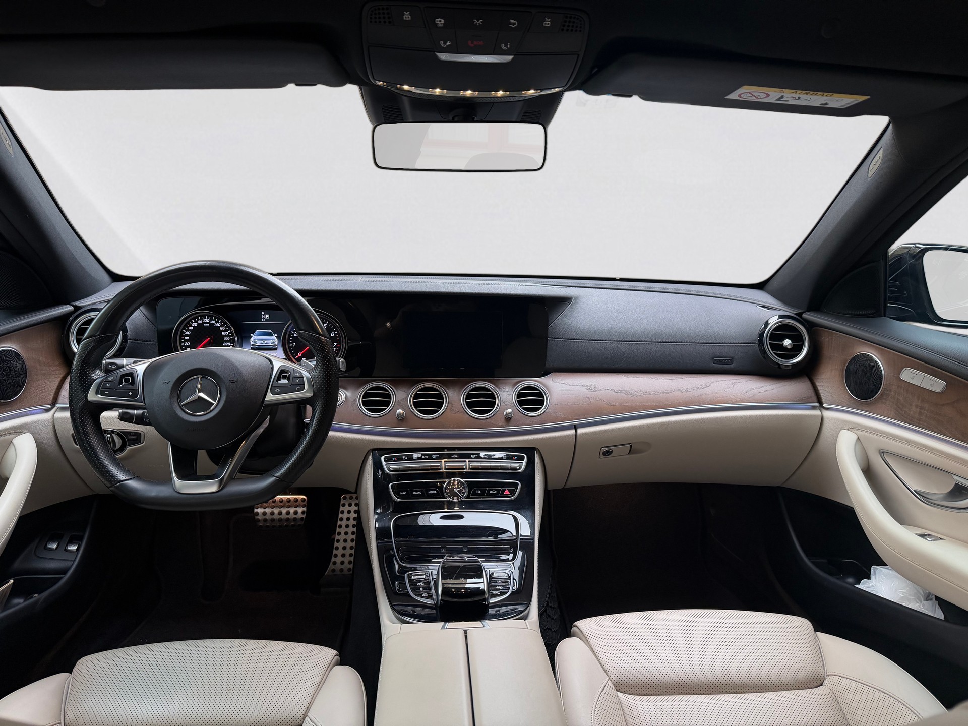 MERCEDES-BENZ E 43 AMG 4 Matic 9G-Tronic-image-9