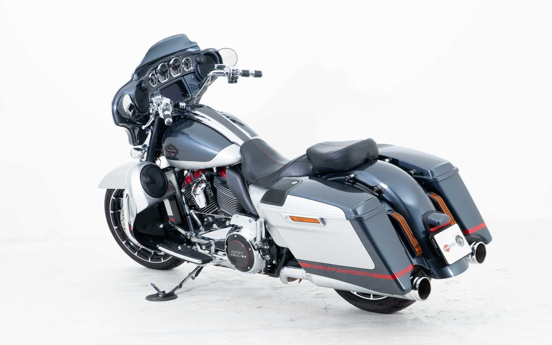 HARLEY-DAVIDSON FLHXSE Street Glide ABS CVO 117-showroom-element-3