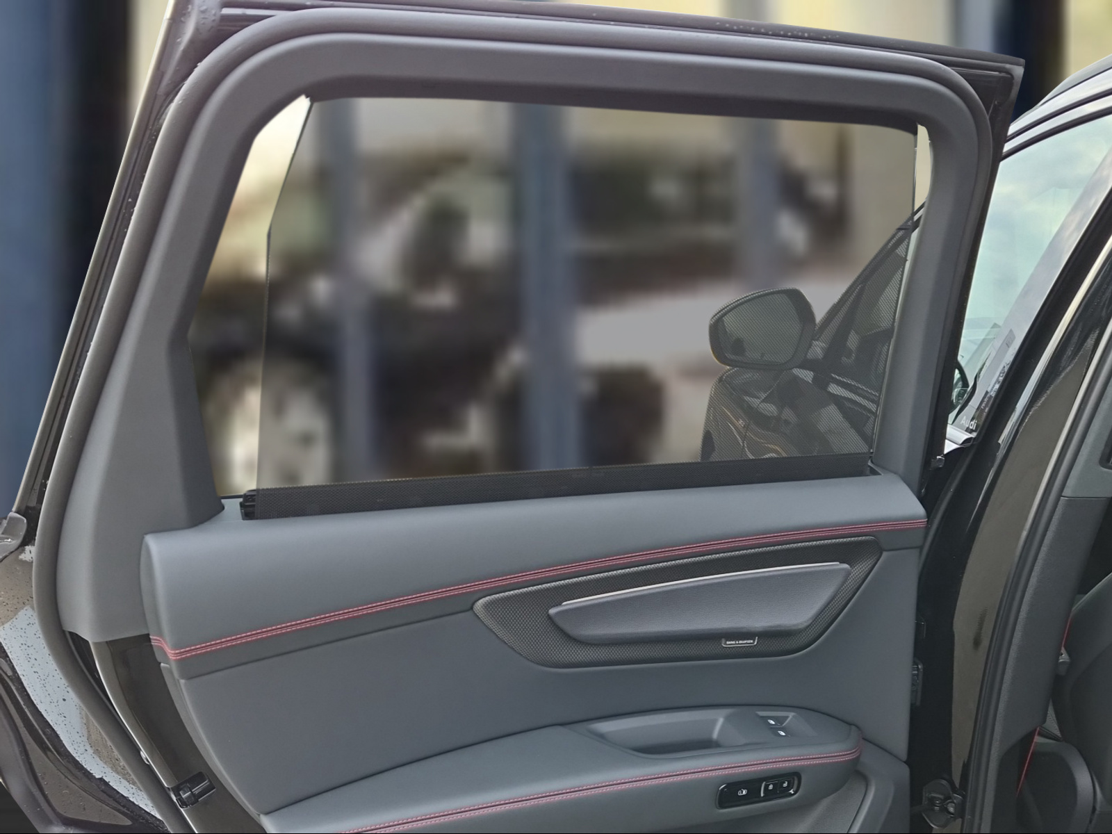 AUDI Q7 SUV TDI quattro 220 kW Mythosschwarz Metallic-image-19