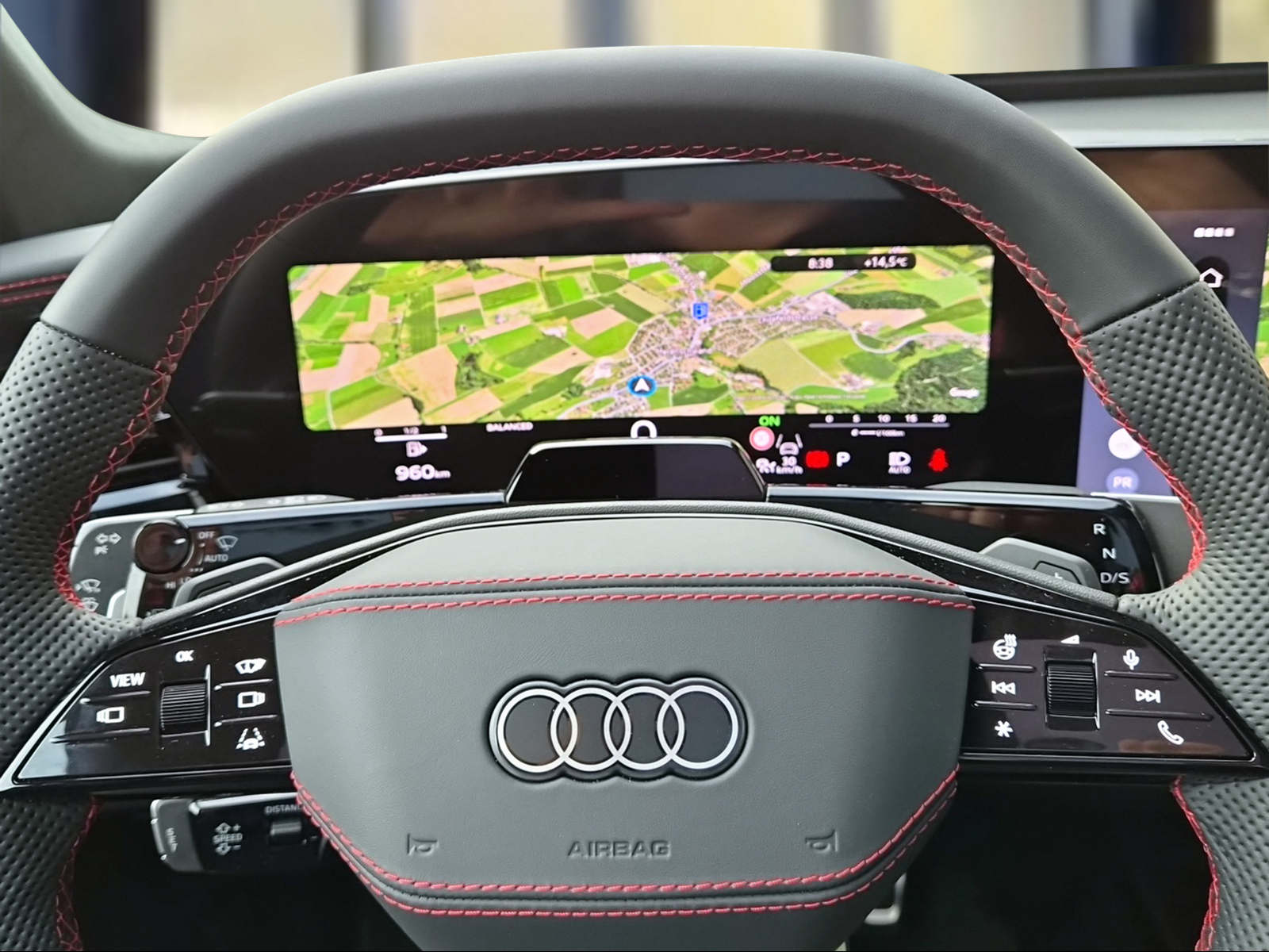 AUDI Q7 SUV TDI quattro 220 kW Mythosschwarz Metallic-image-13
