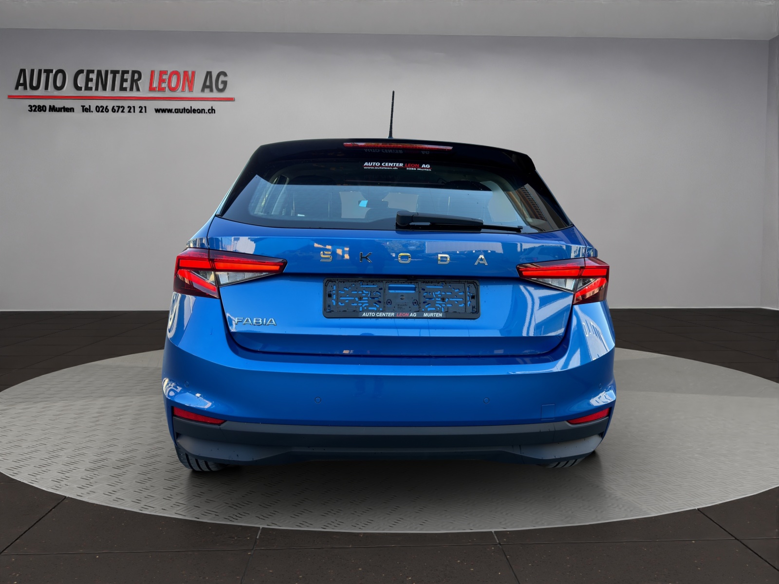 SKODA Fabia 1.0 MPI Young Edition-image-4