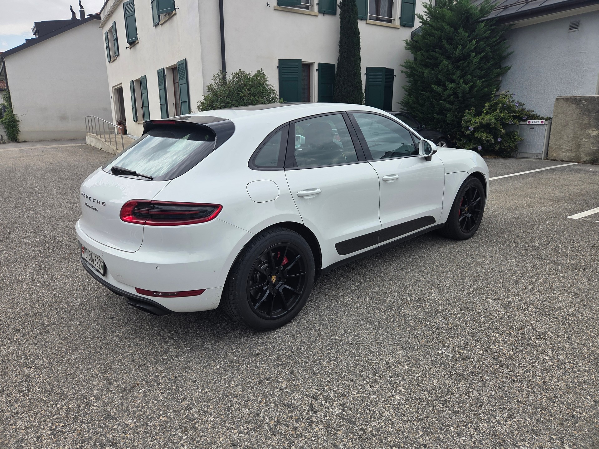 PORSCHE 3.6 V6 Turbo-image-1