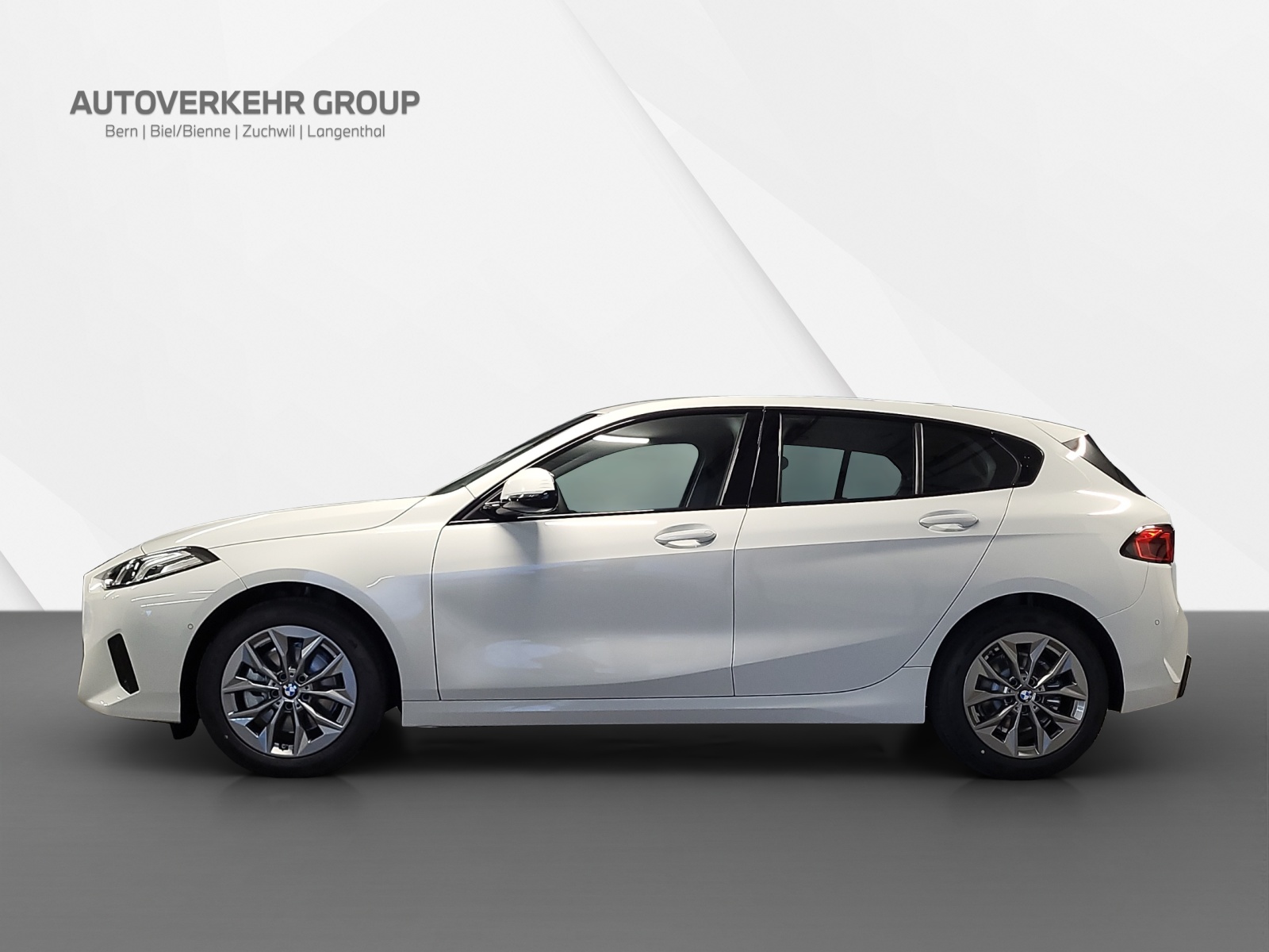 BMW 120 Steptronic-showroom-element-2