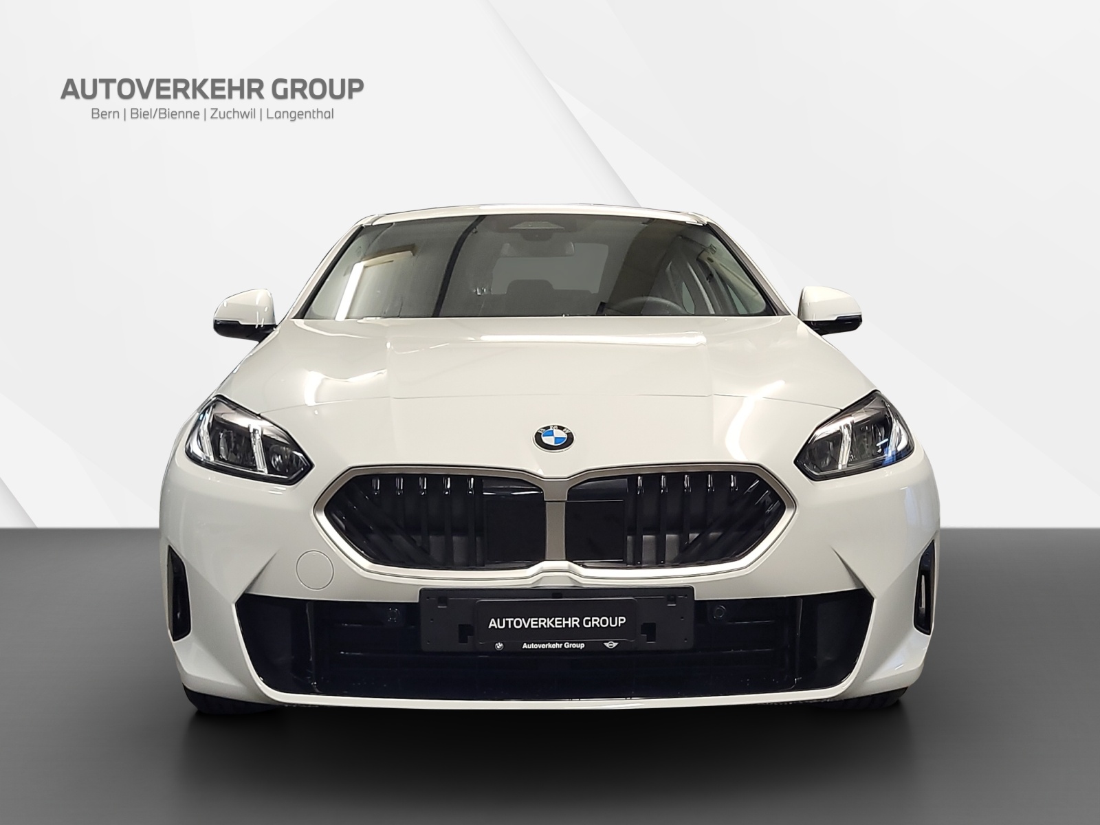 BMW 120 Steptronic-showroom-element-1