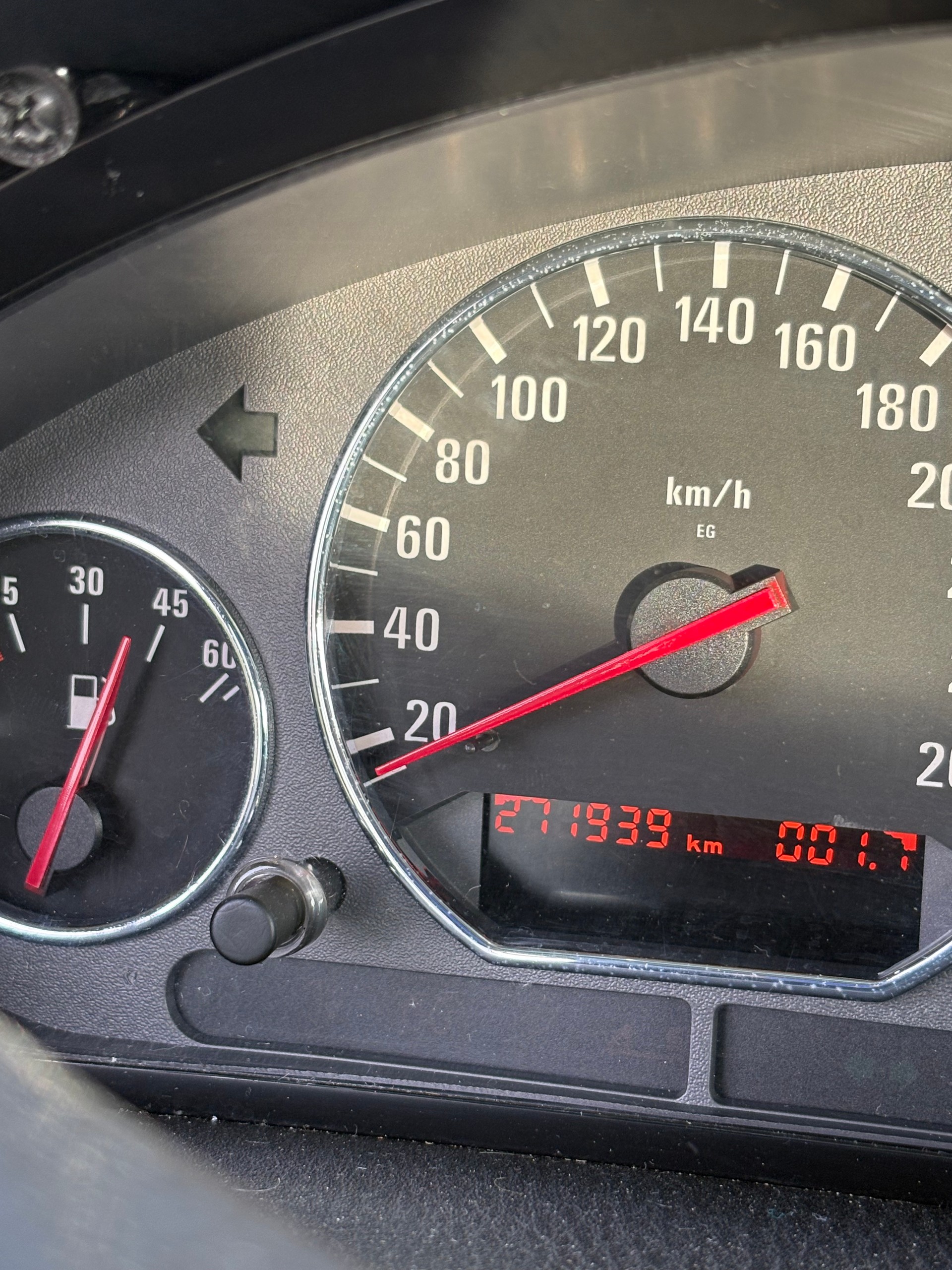 BMW 325i-image-3
