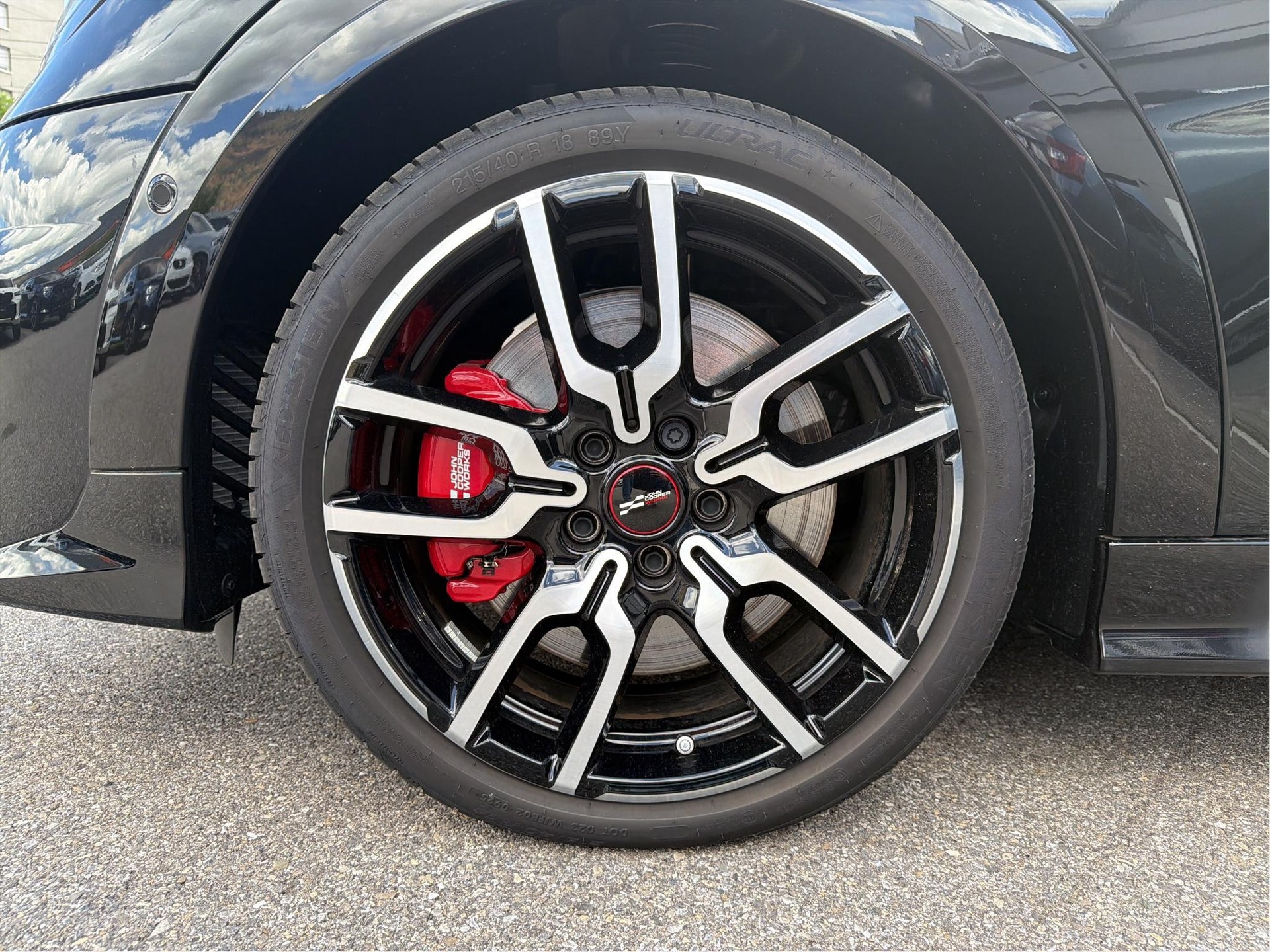 MINI John Cooper Works Cabrio-image-9