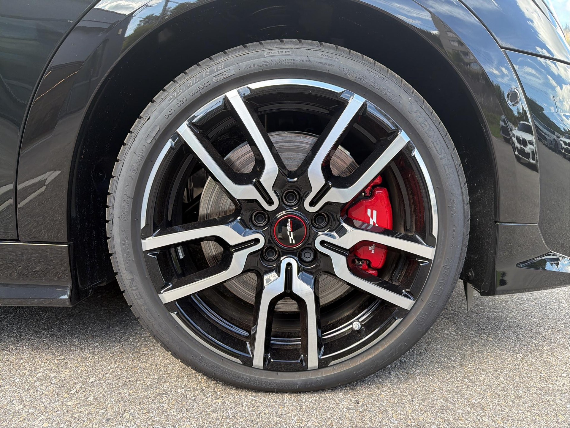 MINI John Cooper Works Cabrio-image-8