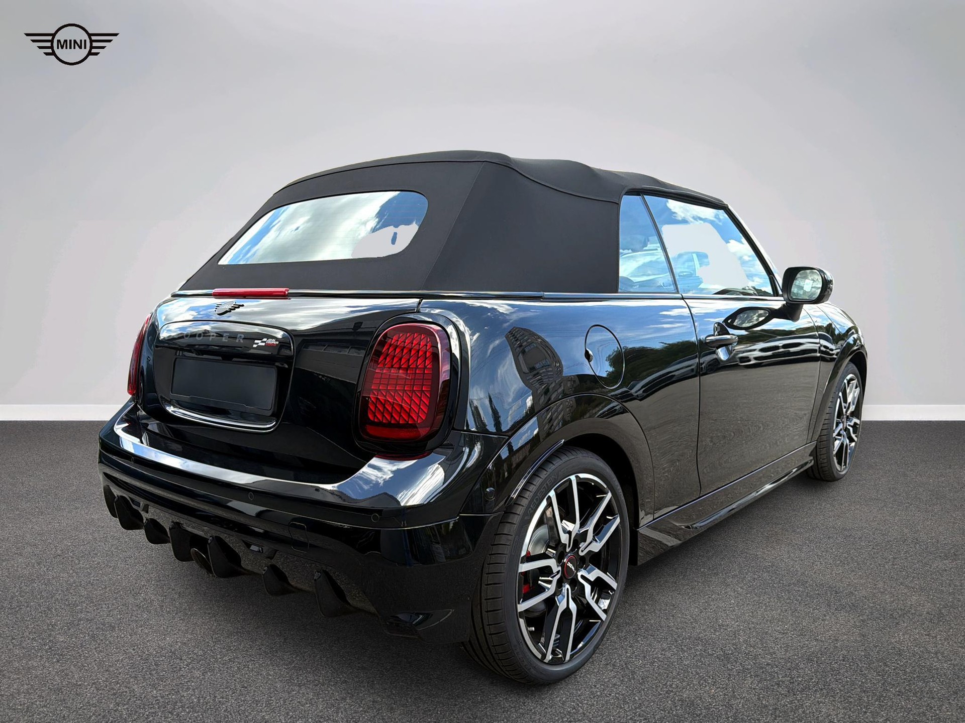 MINI John Cooper Works Cabrio-image-3