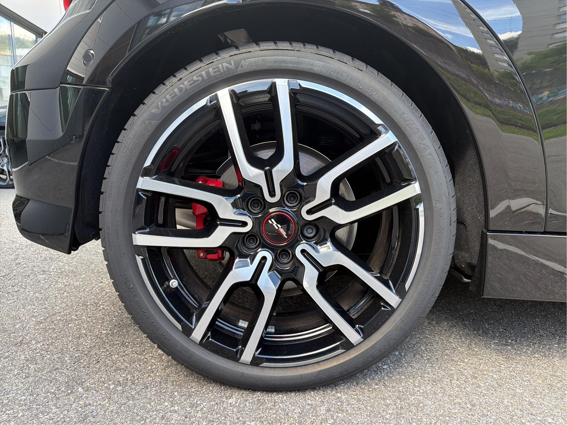 MINI John Cooper Works Cabrio-image-7