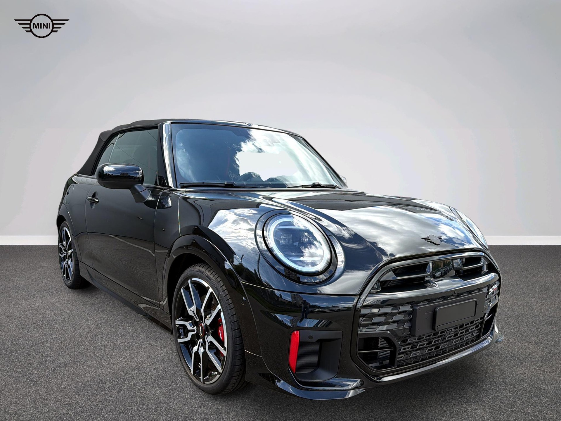 MINI John Cooper Works Cabrio-image-11