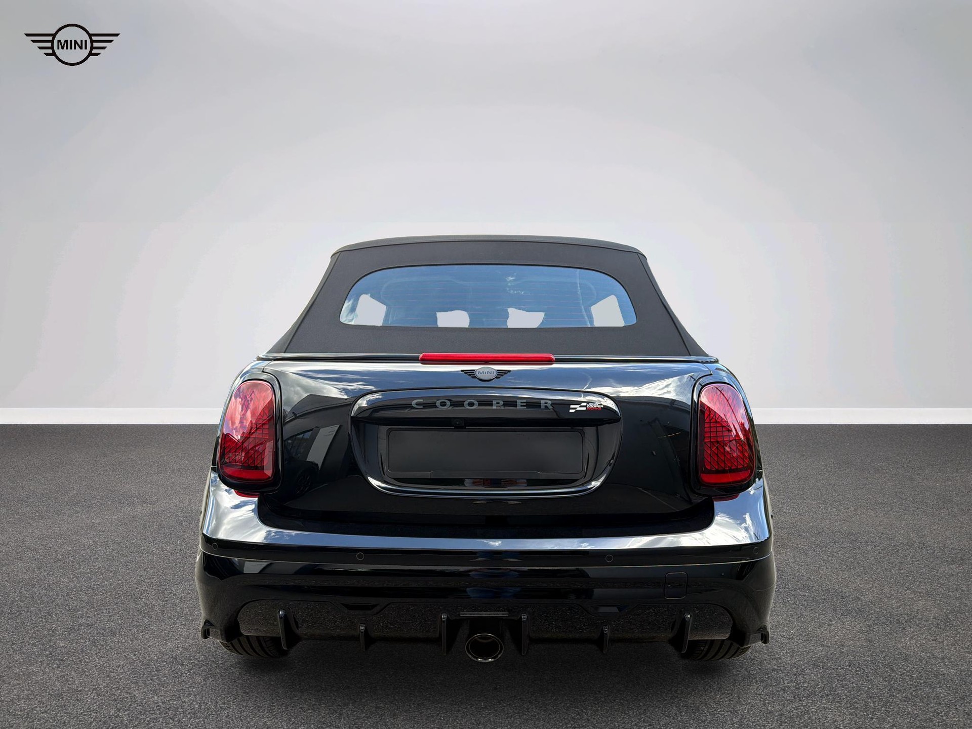 MINI John Cooper Works Cabrio-image-14
