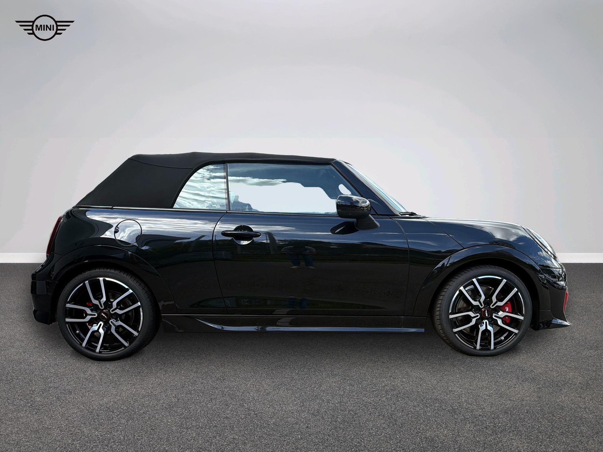 MINI John Cooper Works Cabrio-image-2