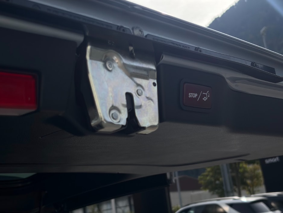 MERCEDES-BENZ V 300 d Exclusive L SWISS EDITION 4MATIC-image-12