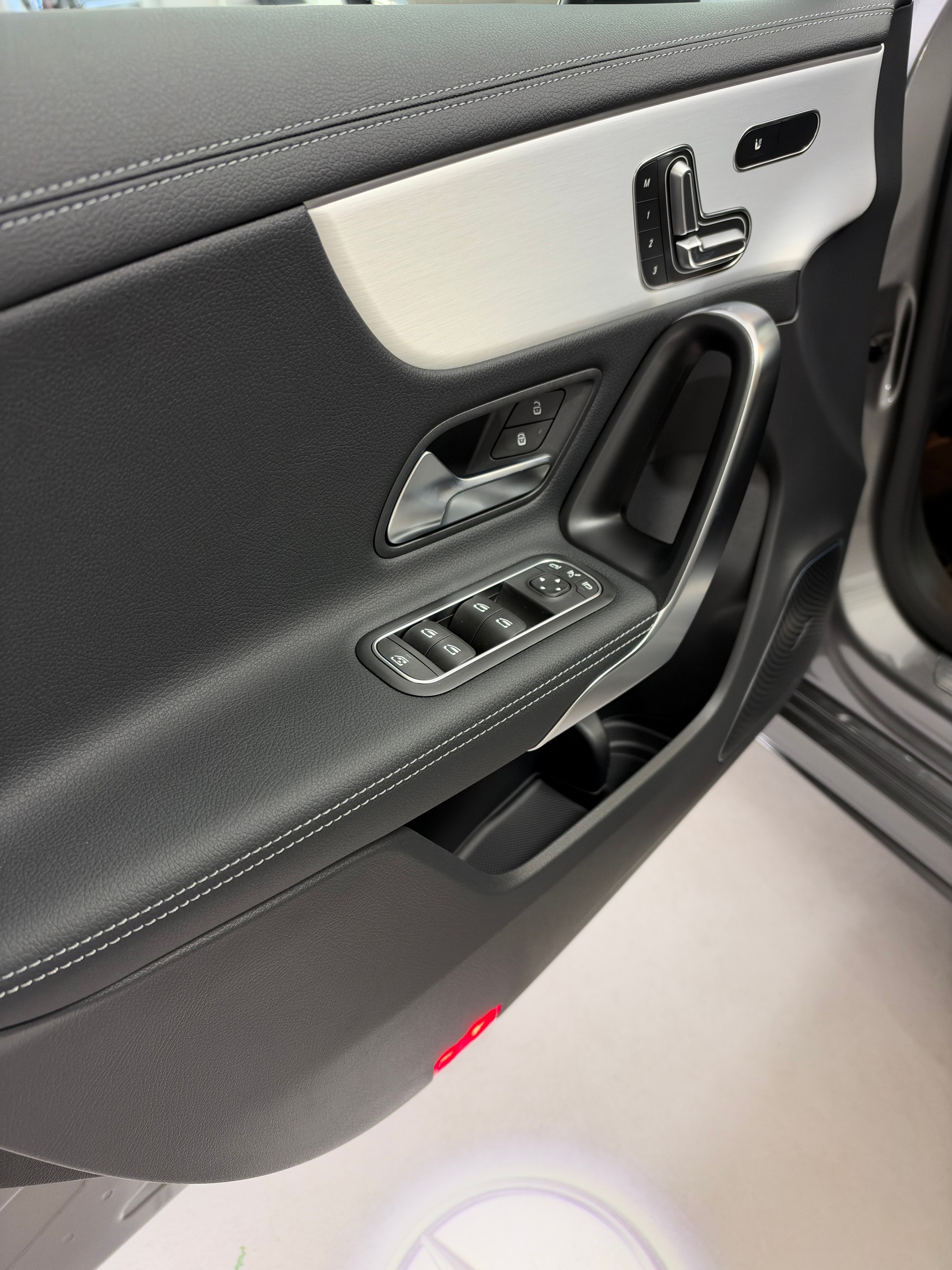 MERCEDES-BENZ A 220 4Matic-image-7