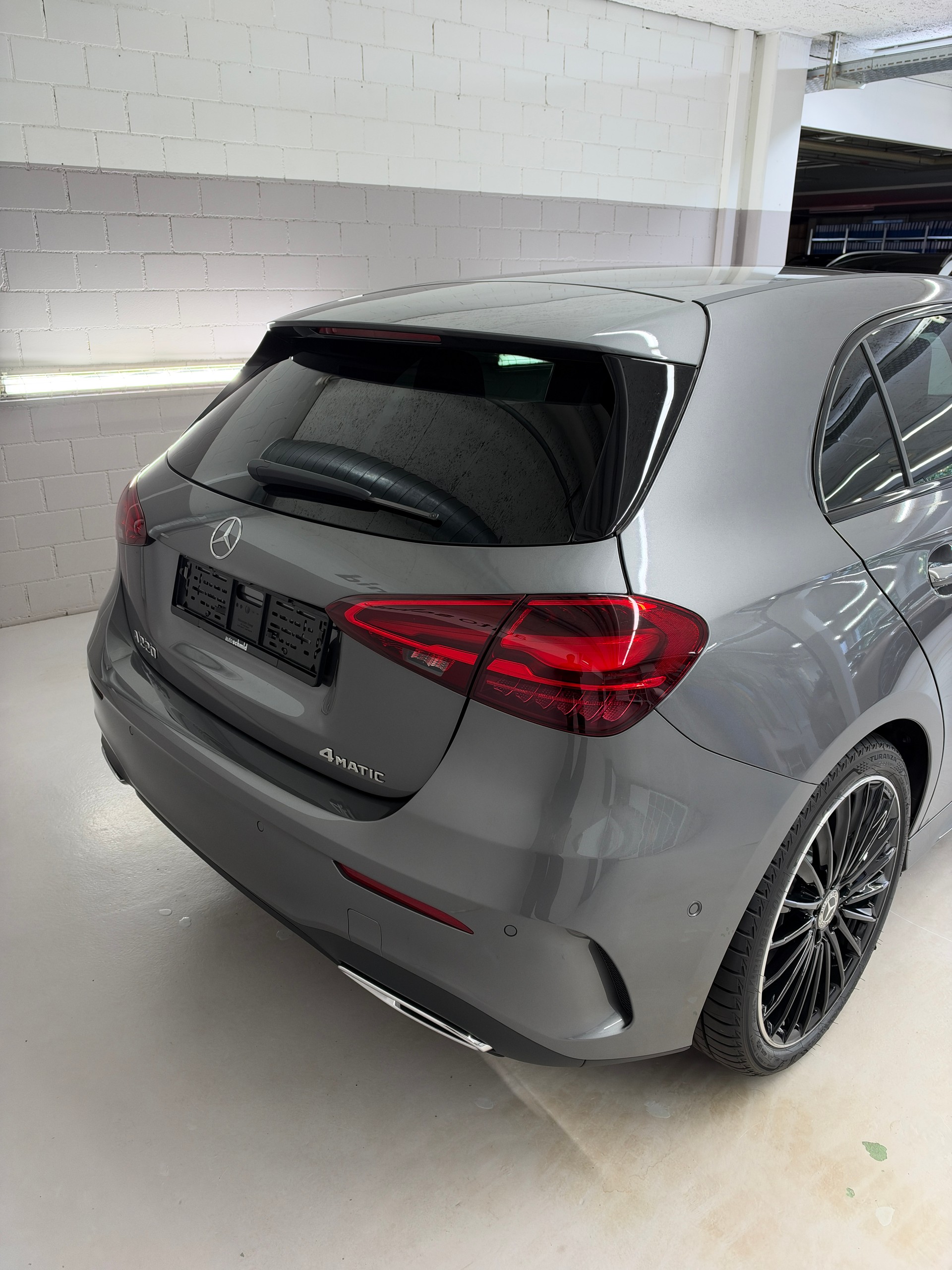 MERCEDES-BENZ A 220 4Matic-image-4