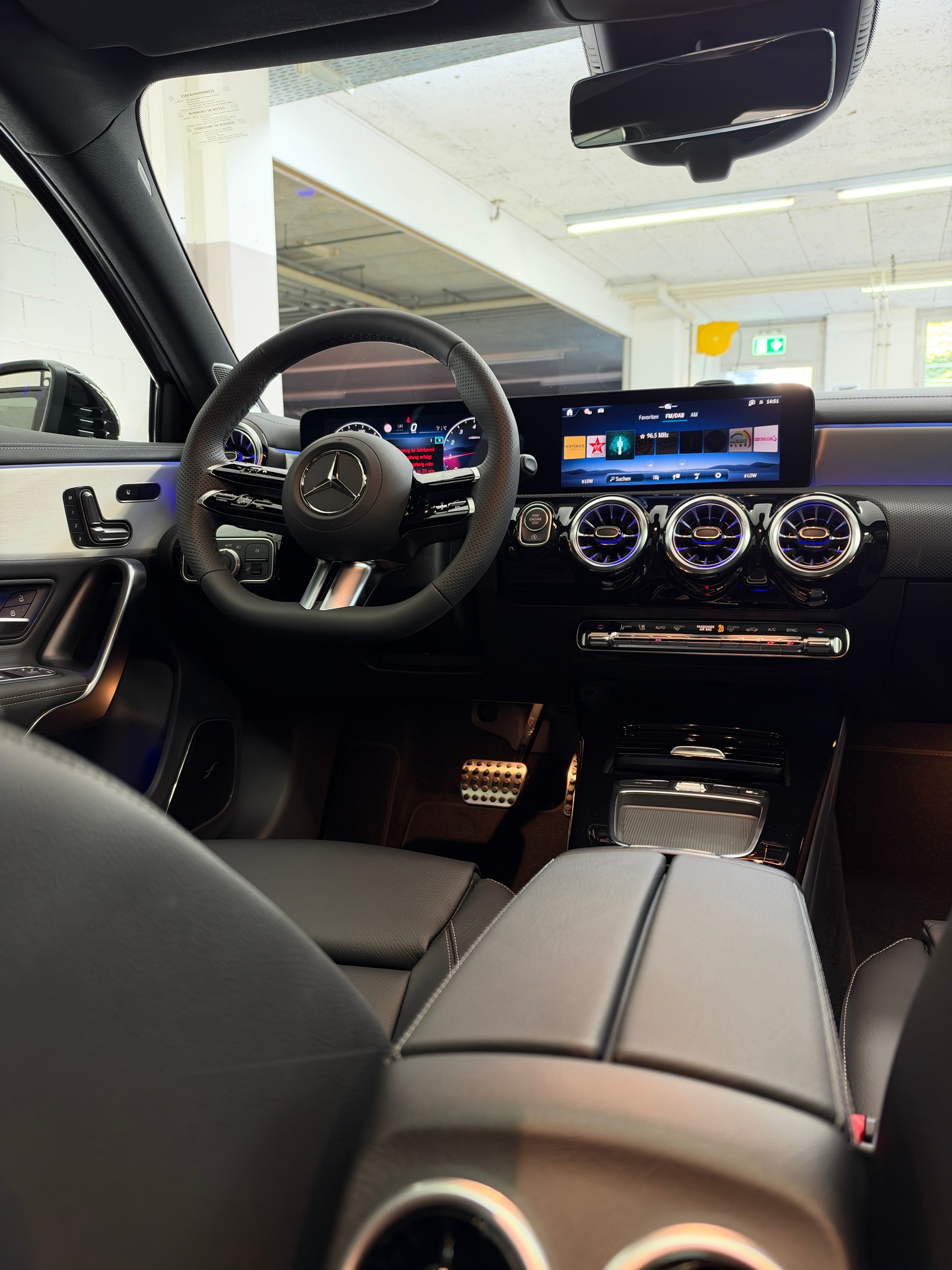 MERCEDES-BENZ A 220 4Matic-image-14