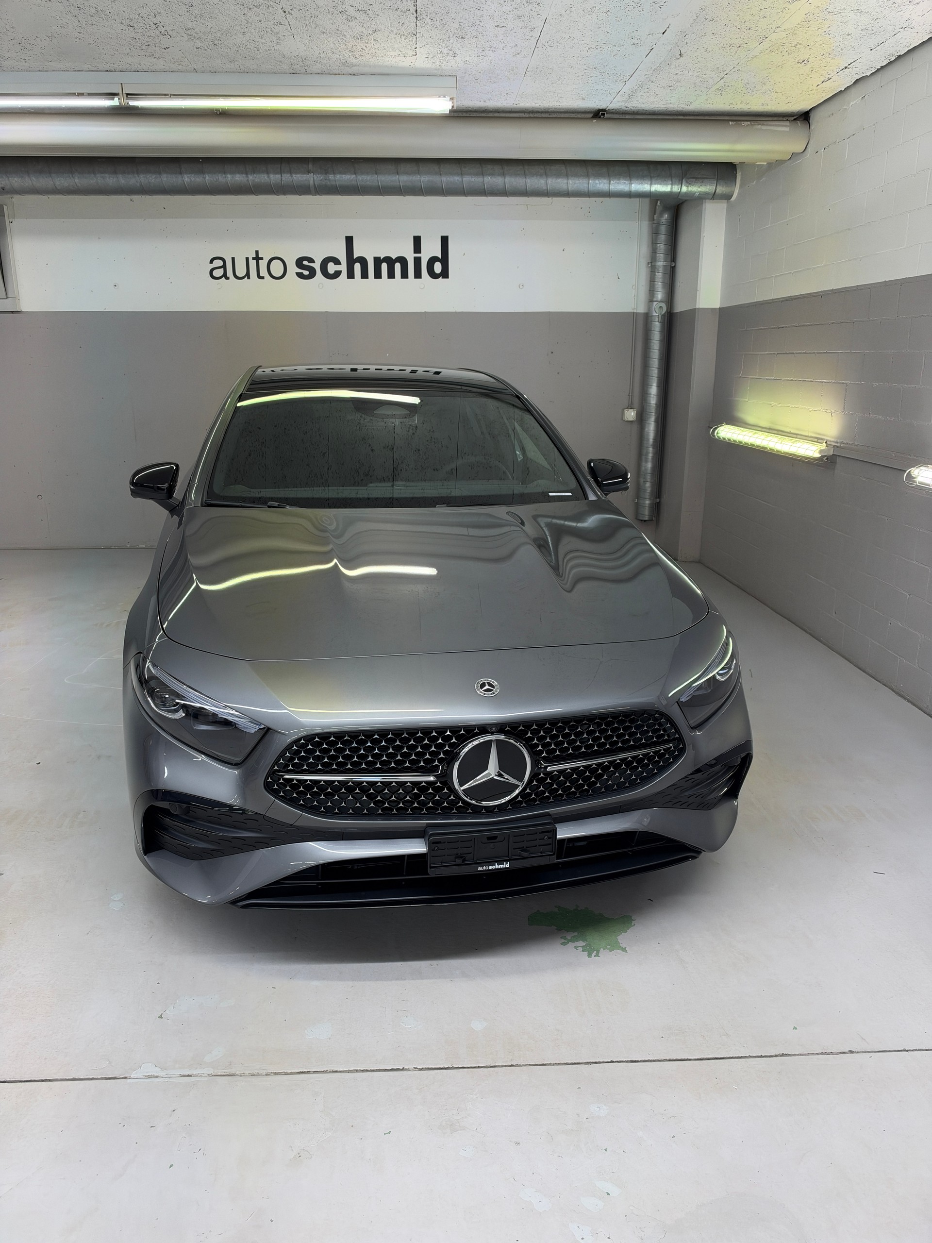 MERCEDES-BENZ A 220 4Matic-showroom-element-1