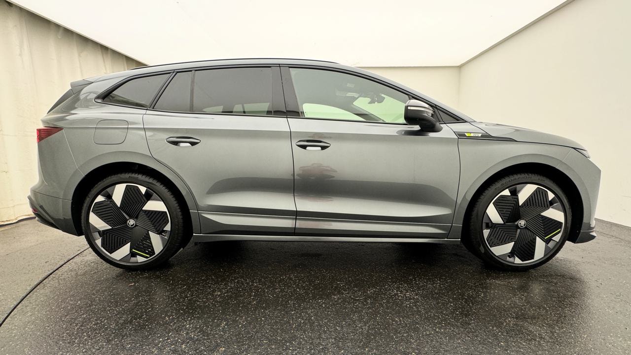 SKODA Enyaq 4x4 RS-image-1