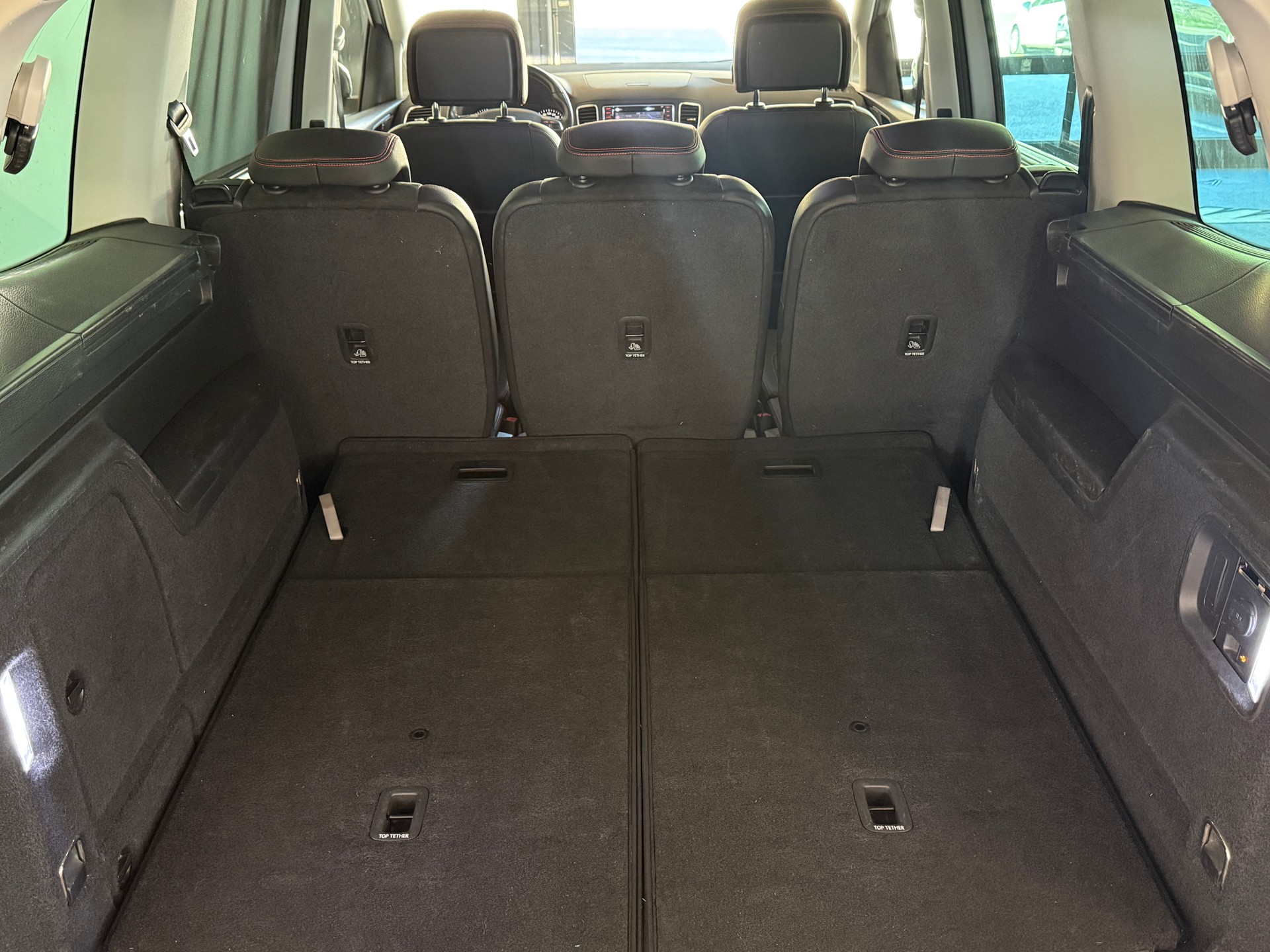SEAT Alhambra 2.0 TDI Hola FR 4Drive *7-PLATZ* AHK 2.4T-image-18