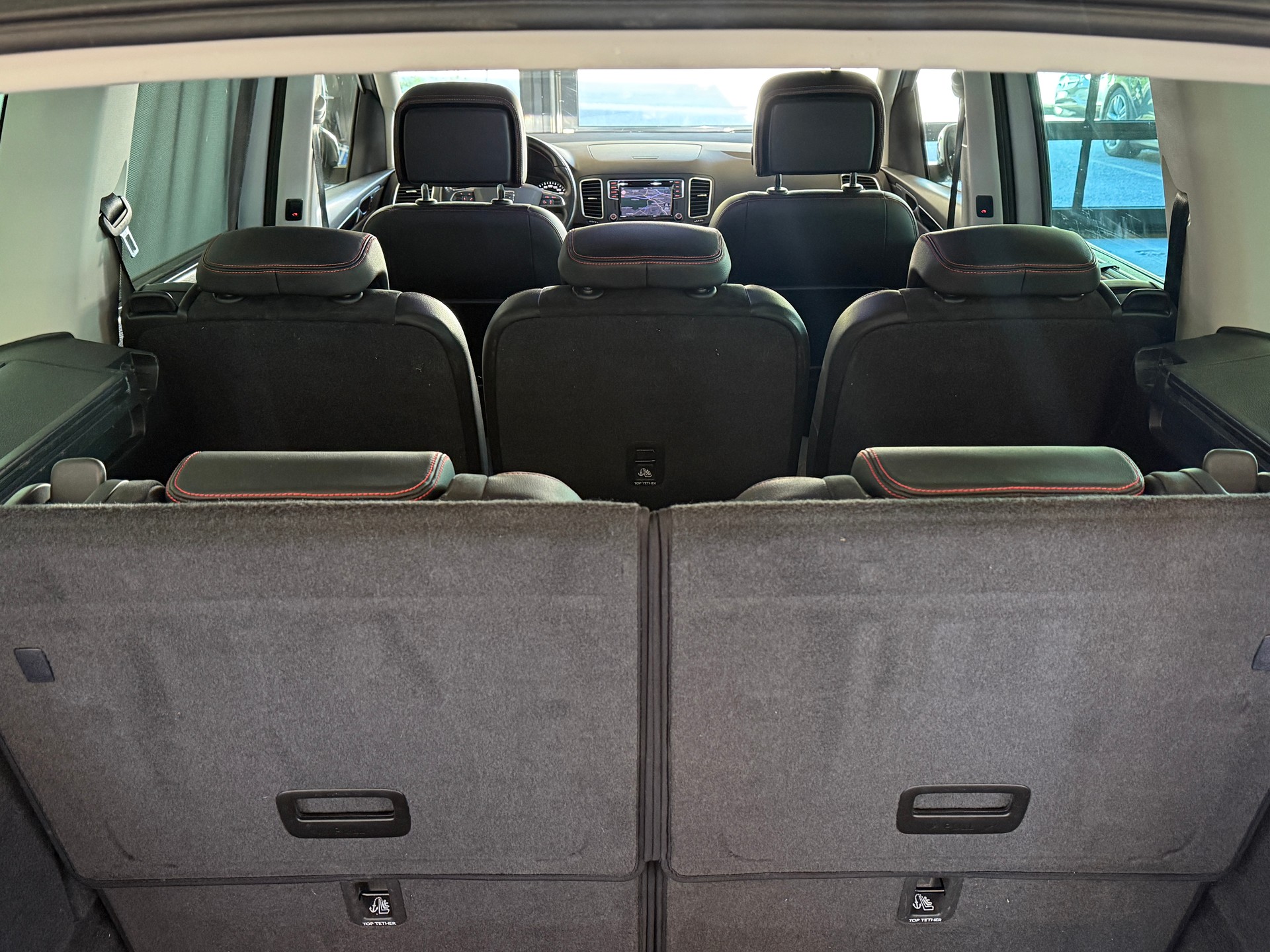 SEAT Alhambra 2.0 TDI Hola FR 4Drive *7-PLATZ* AHK 2.4T-image-17