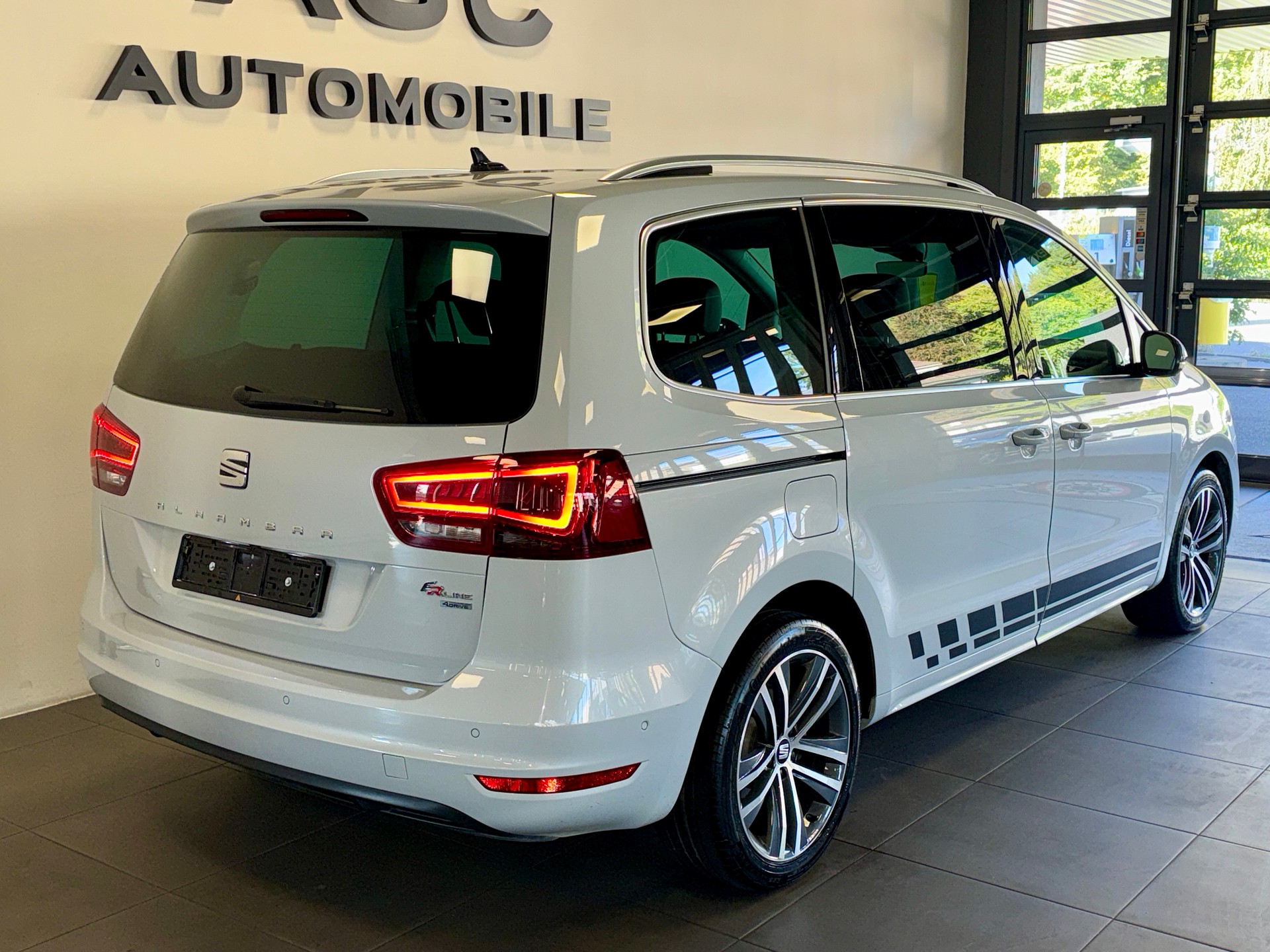 SEAT Alhambra 2.0 TDI Hola FR 4Drive *7-PLATZ* AHK 2.4T-image-2