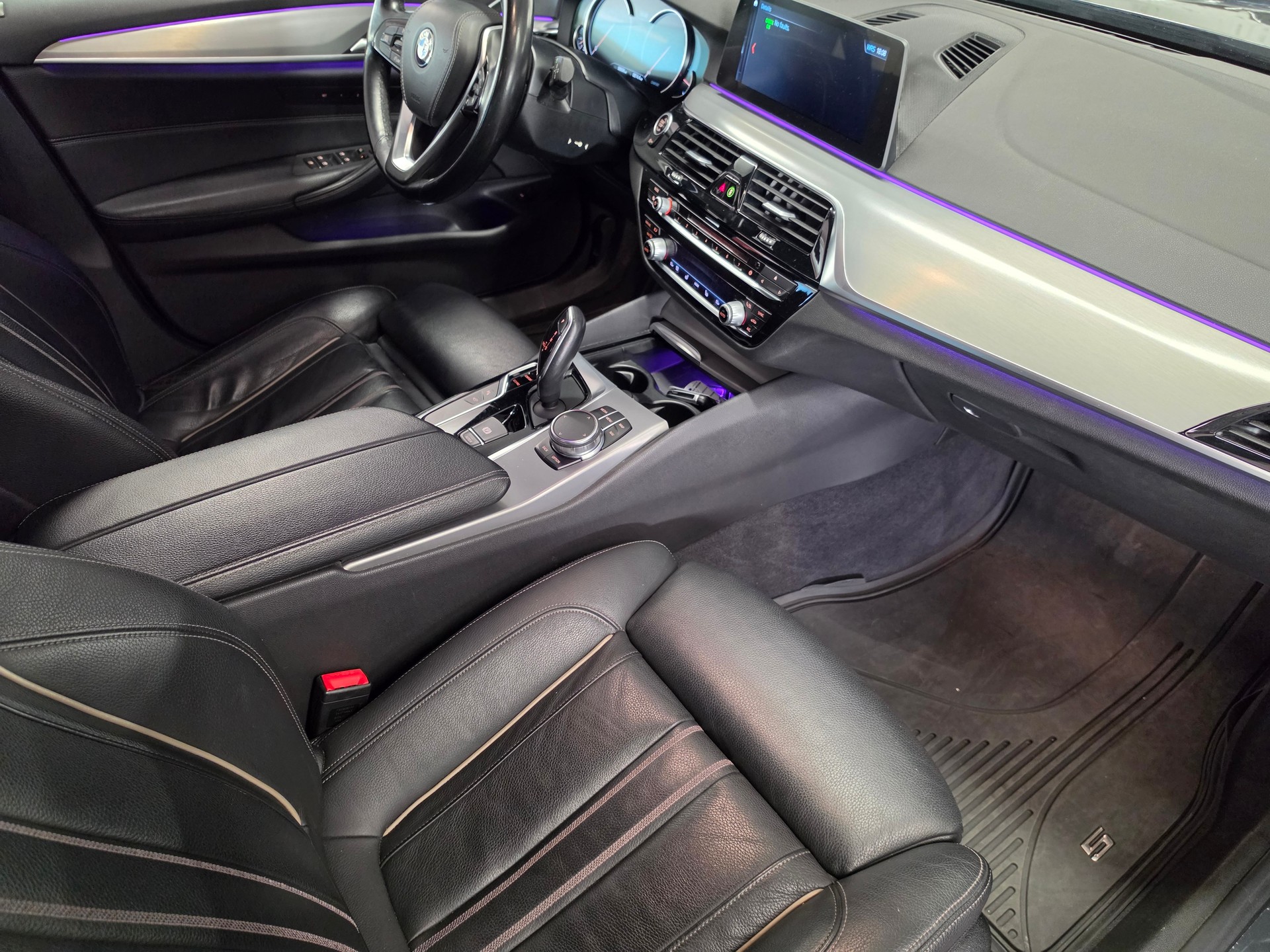 BMW 520d xDrive Touring Sport Line Steptronic-image-13