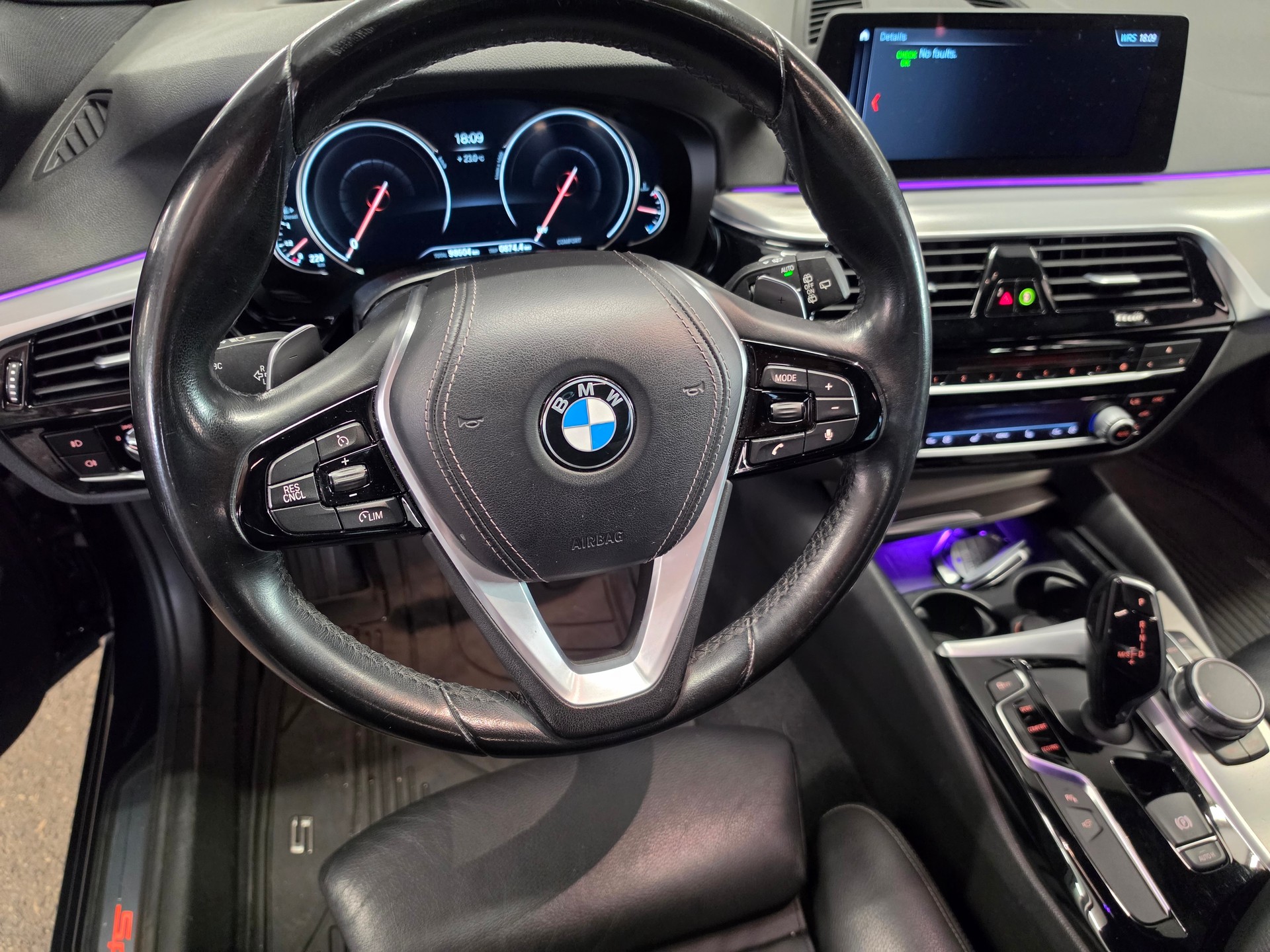 BMW 520d xDrive Touring Sport Line Steptronic-image-8