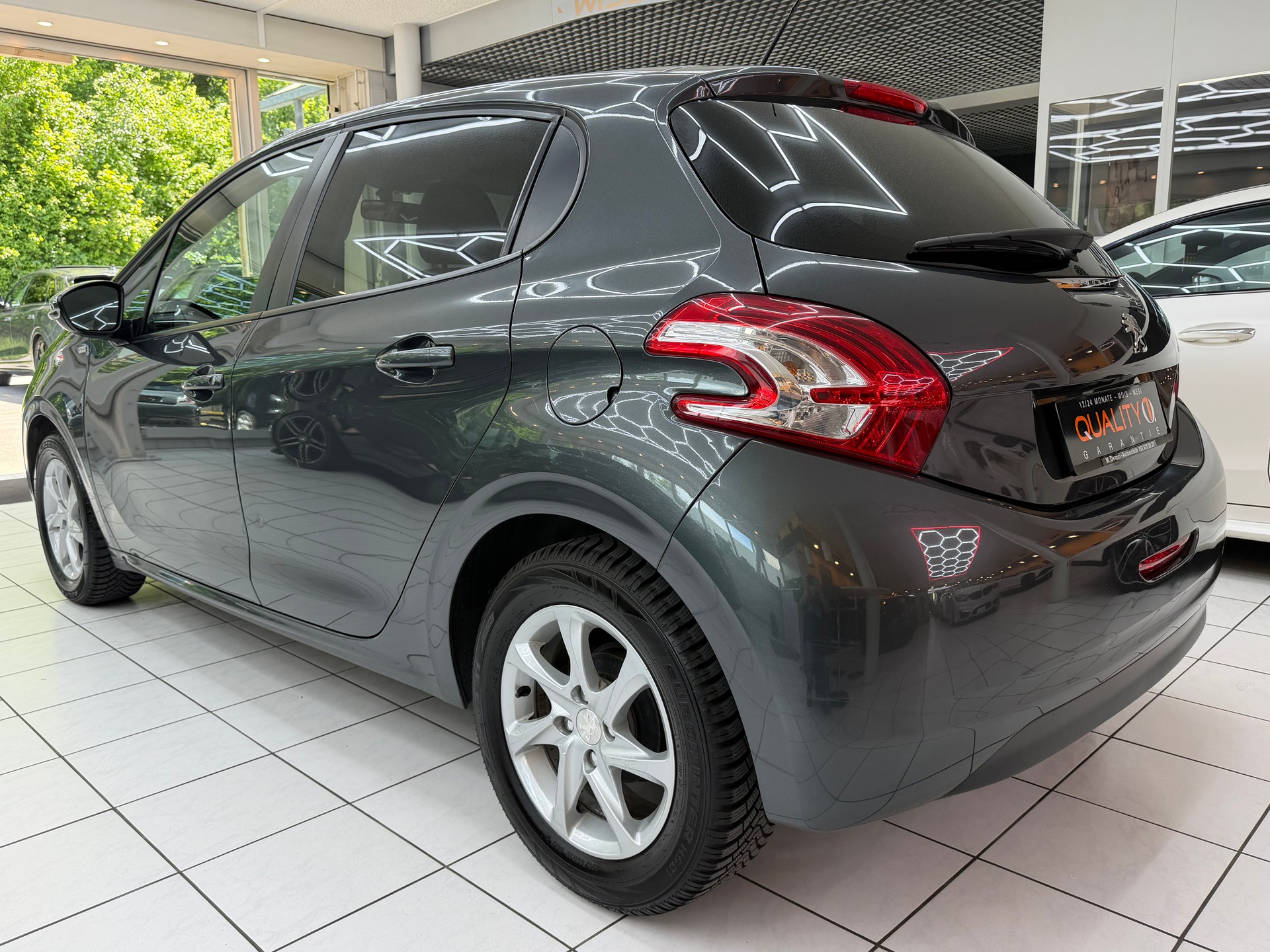 PEUGEOT 208 1.2 PureTech Access-image-6