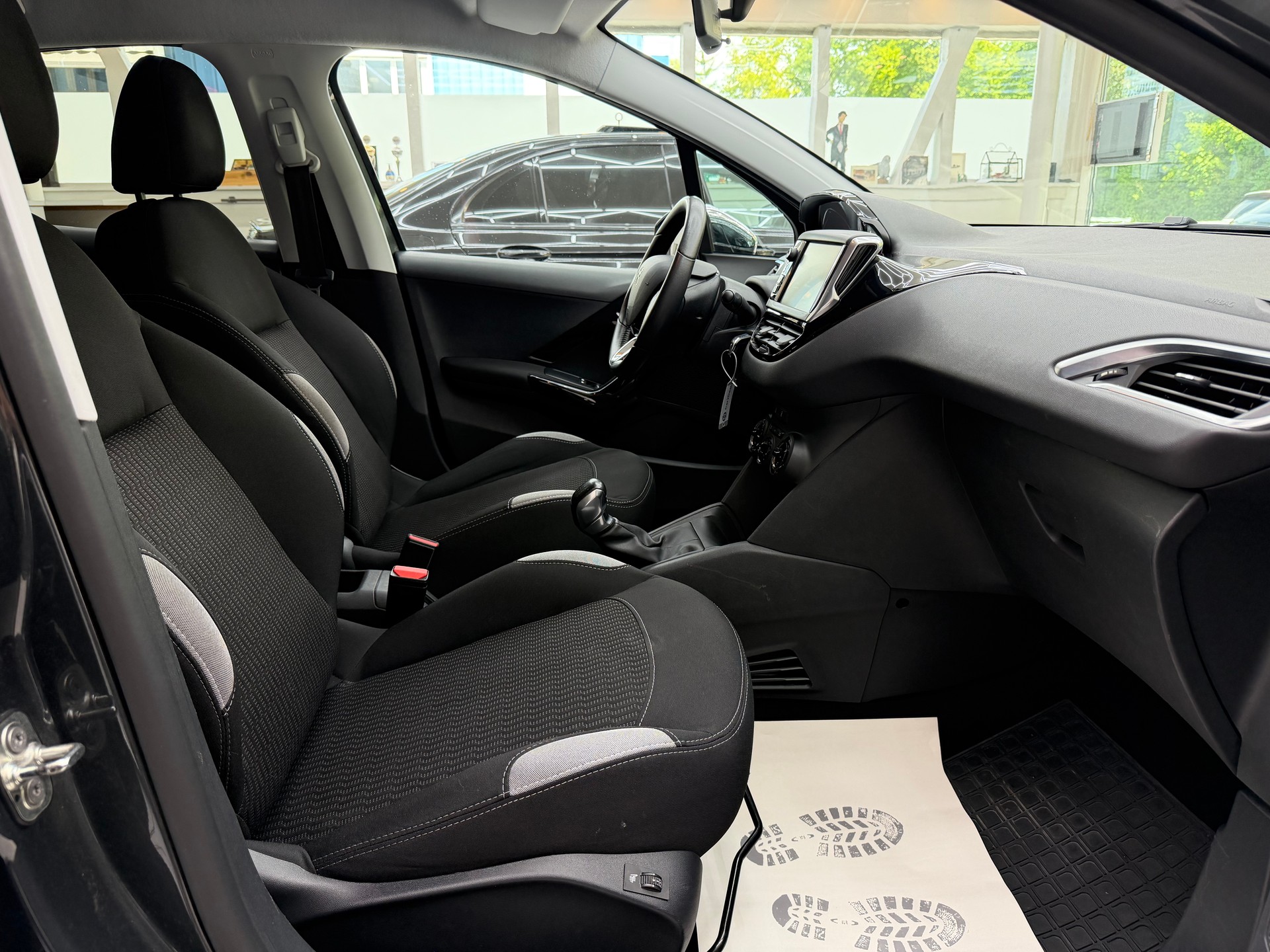PEUGEOT 208 1.2 PureTech Access-image-14
