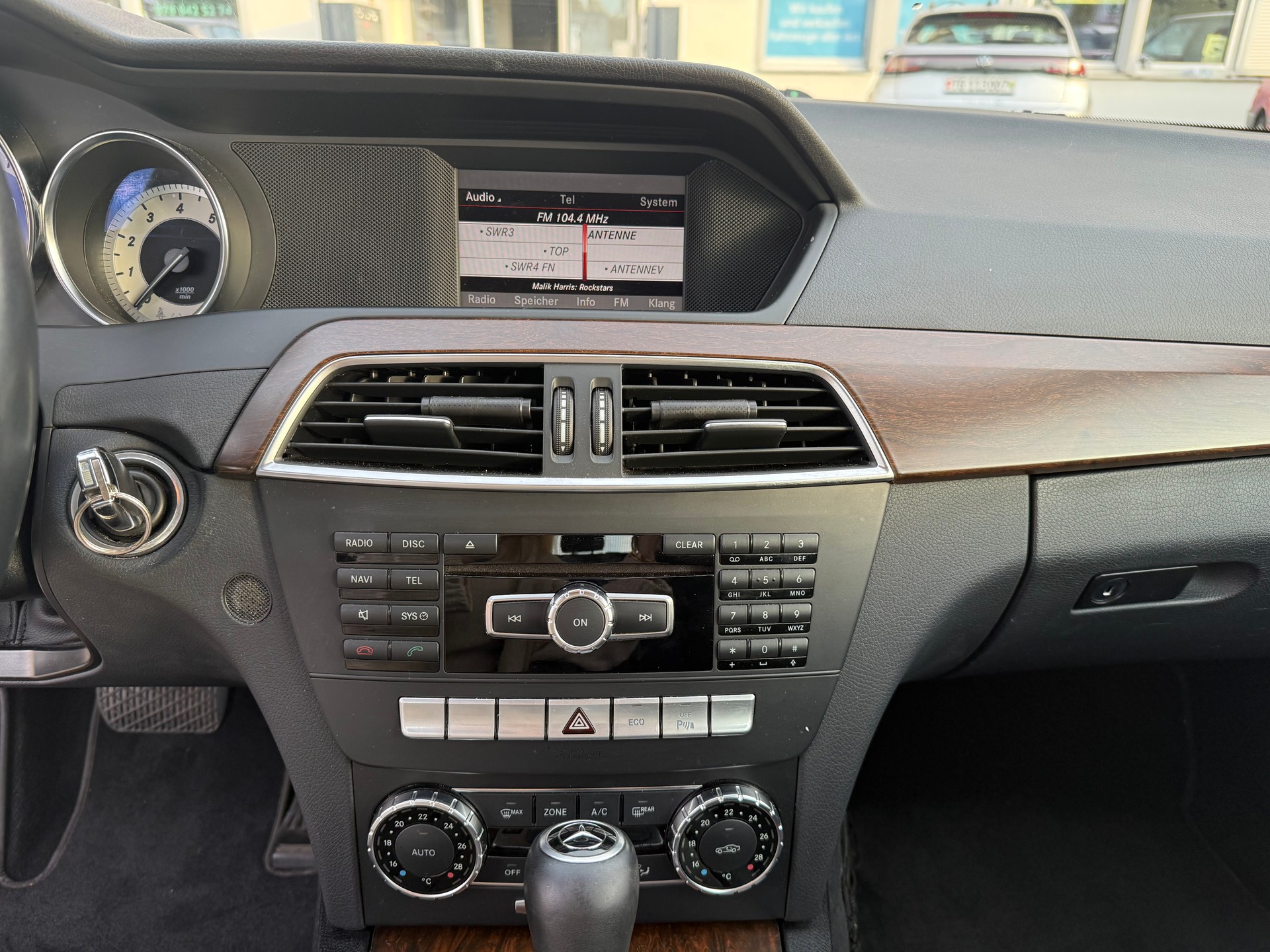 MERCEDES-BENZ C 250 Avantgarde 7G-Tronic-image-5