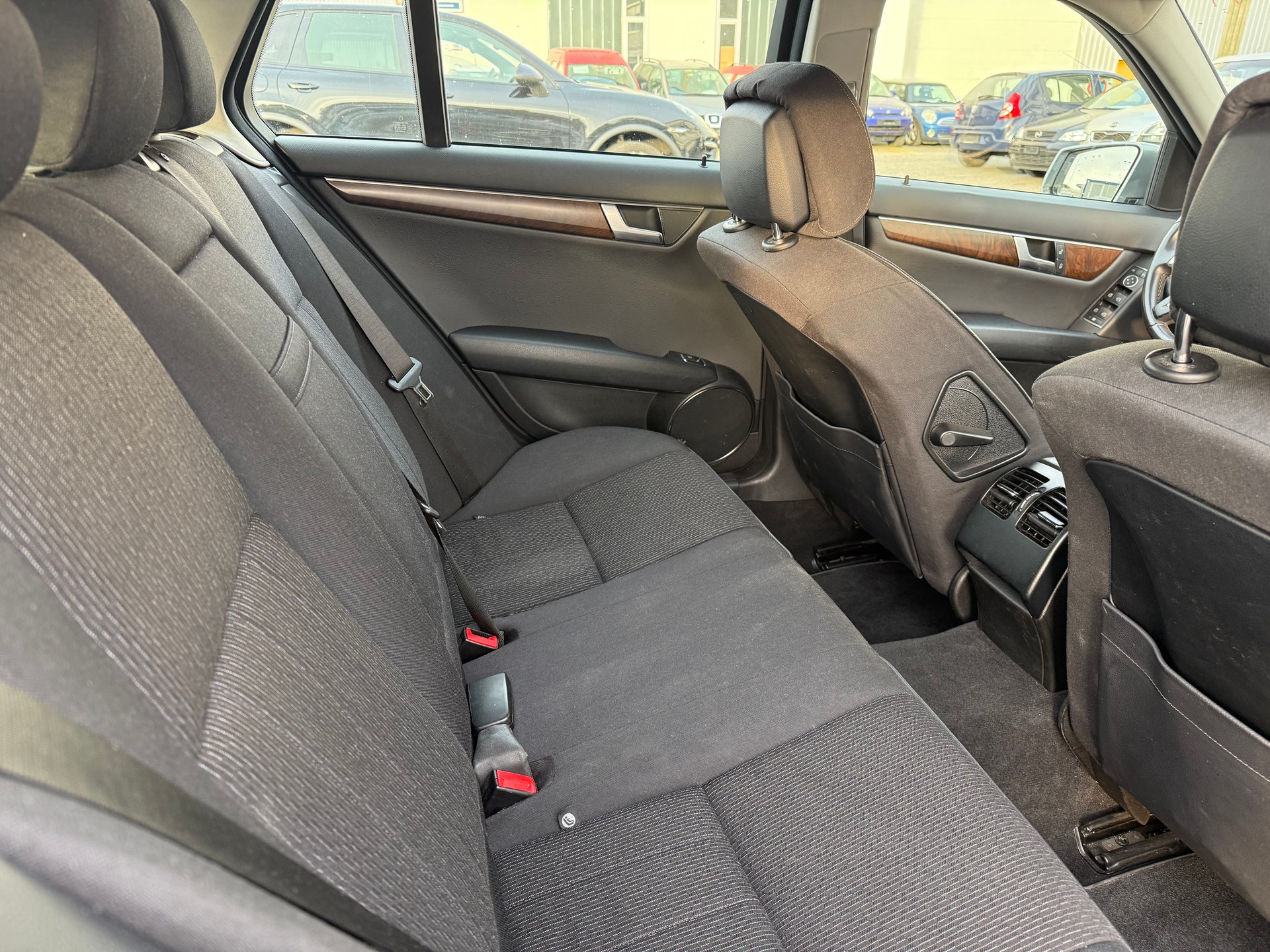 MERCEDES-BENZ C 250 Avantgarde 7G-Tronic-image-9