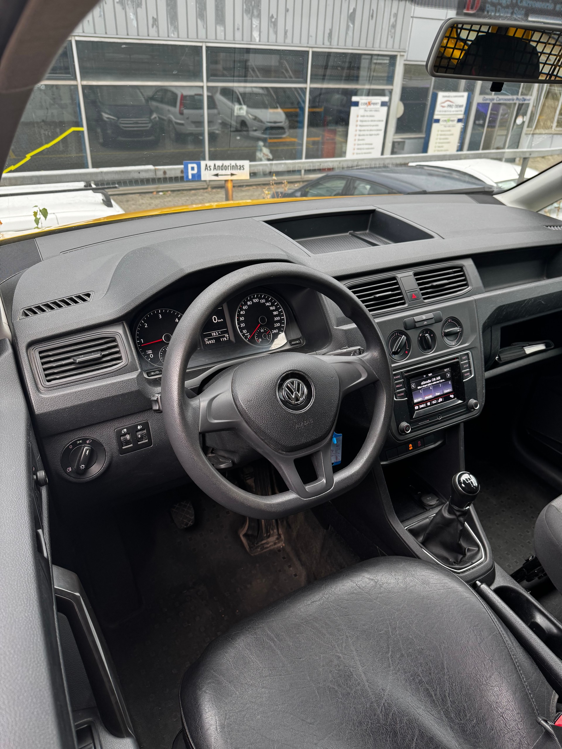 VW Caddy 2.0TDI 4Motion BlueMotion Technology-image-10
