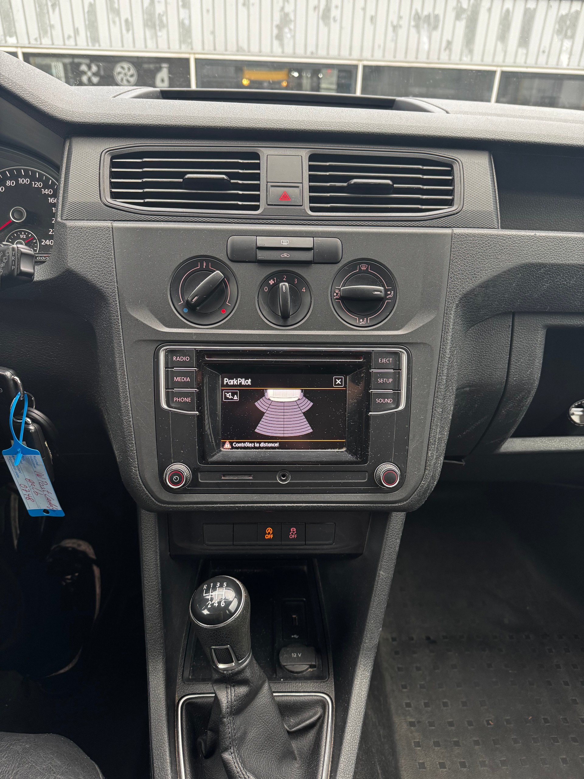 VW Caddy 2.0TDI 4Motion BlueMotion Technology-image-12