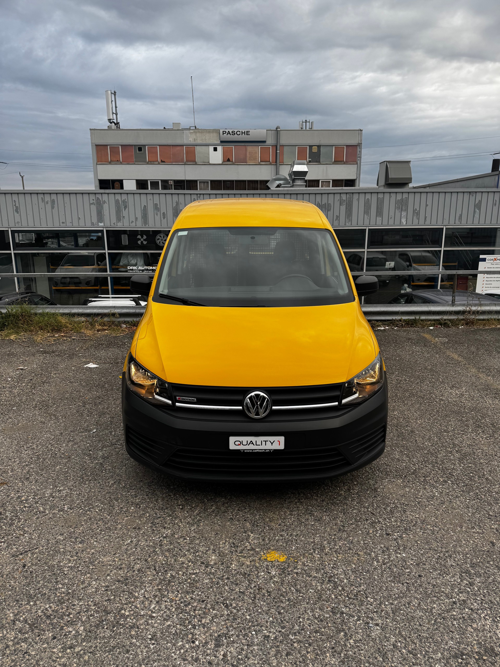 VW Caddy 2.0TDI 4Motion BlueMotion Technology-image-1